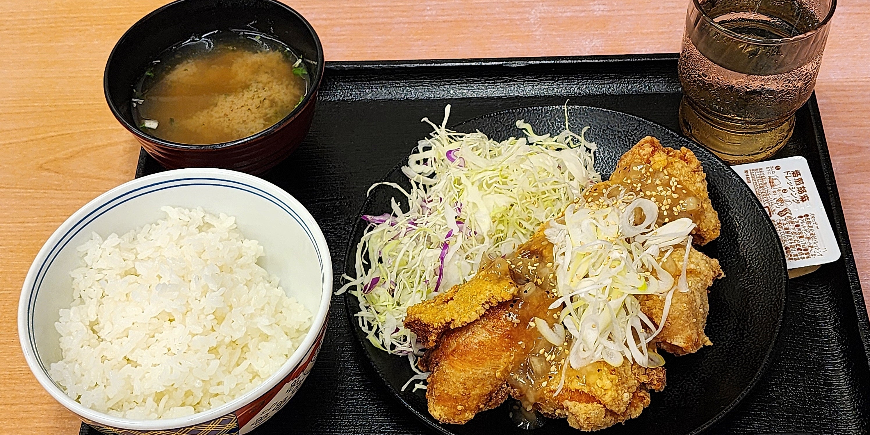 吉野家のおすすめフード「ねぎ塩から揚げ定食」