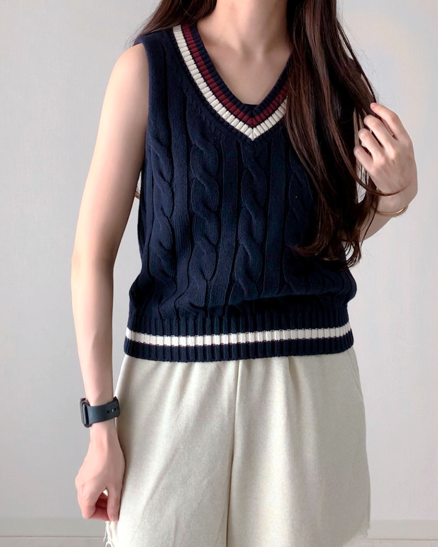 GU(ジーユー)のおすすめトップス「チルデンケーブルベスト」