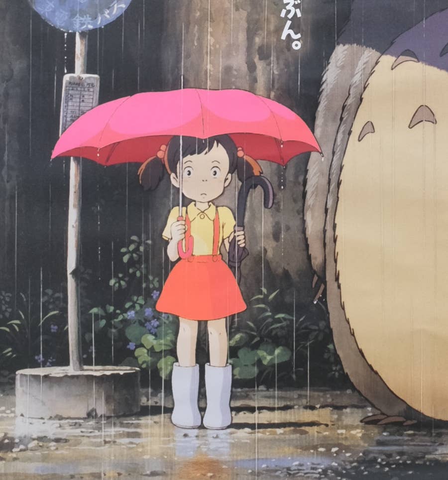 となりのトトロ】ポスターに登場する「謎の少女」は誰？ サツキでも 