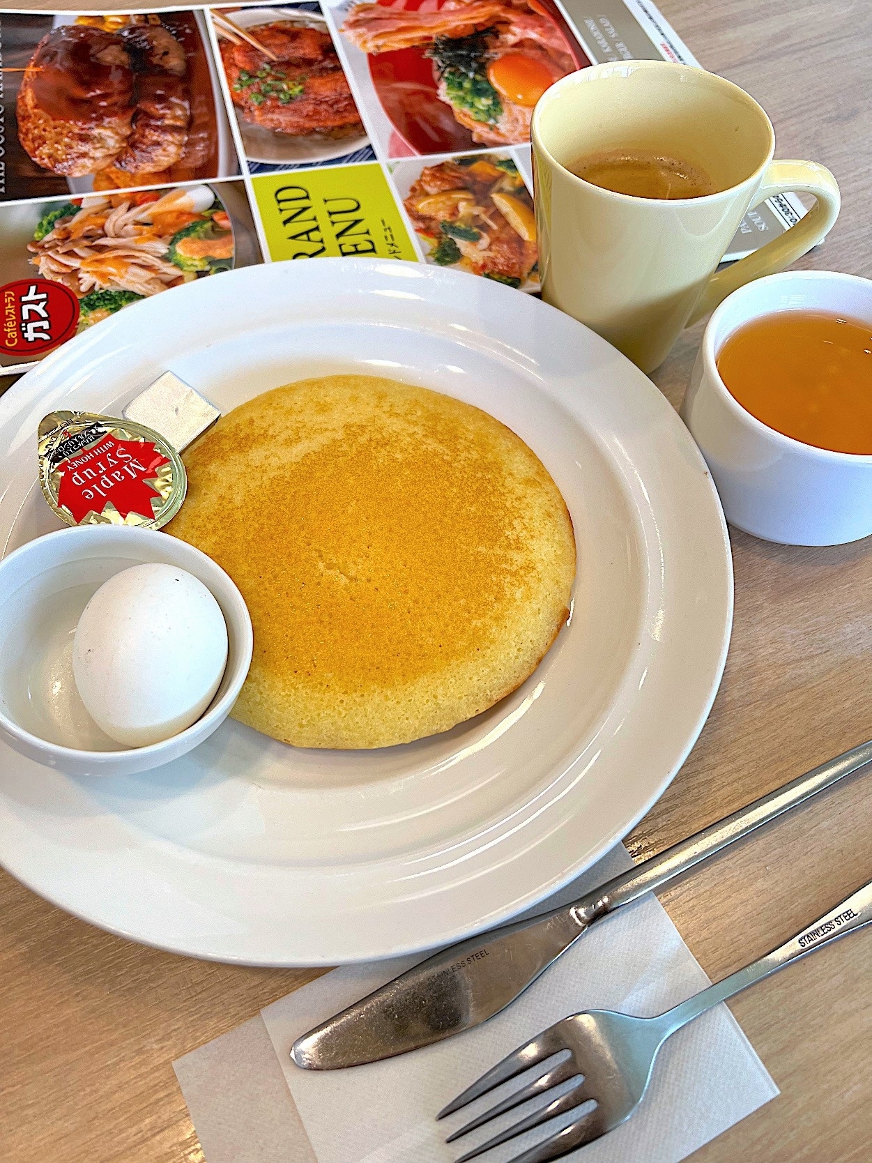 ガストのおすすめメニュー「パンケーキ＆ゆで卵セット」