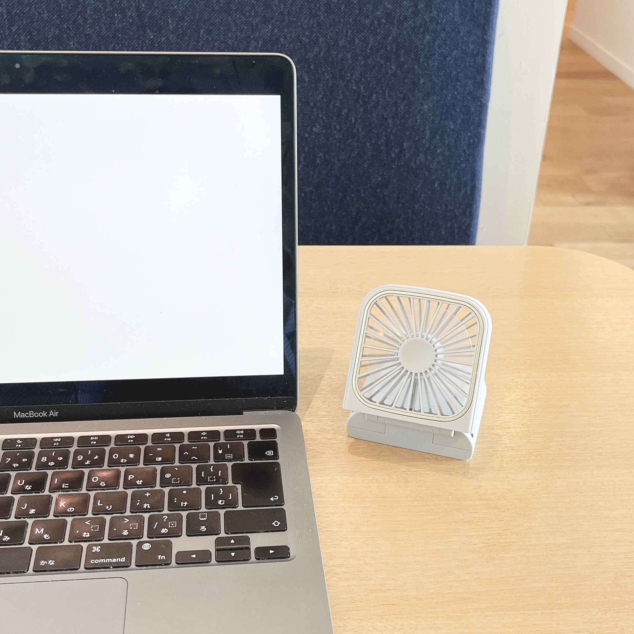 Francfranc（フランフラン）のおすすめひんやりグッズ「フレ スマートハンディファン」