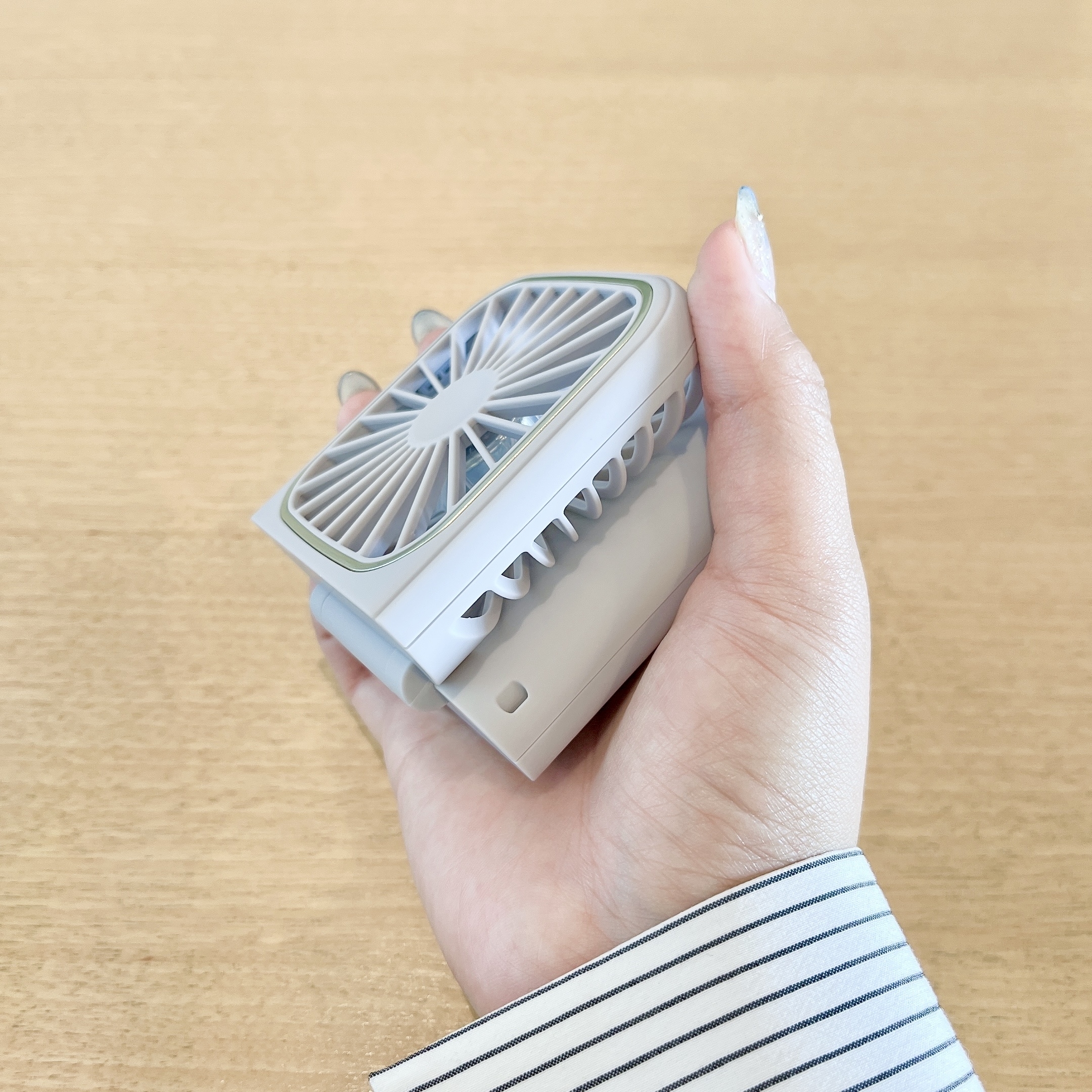 Francfranc（フランフラン）のおすすめひんやりグッズ「フレ スマートハンディファン」