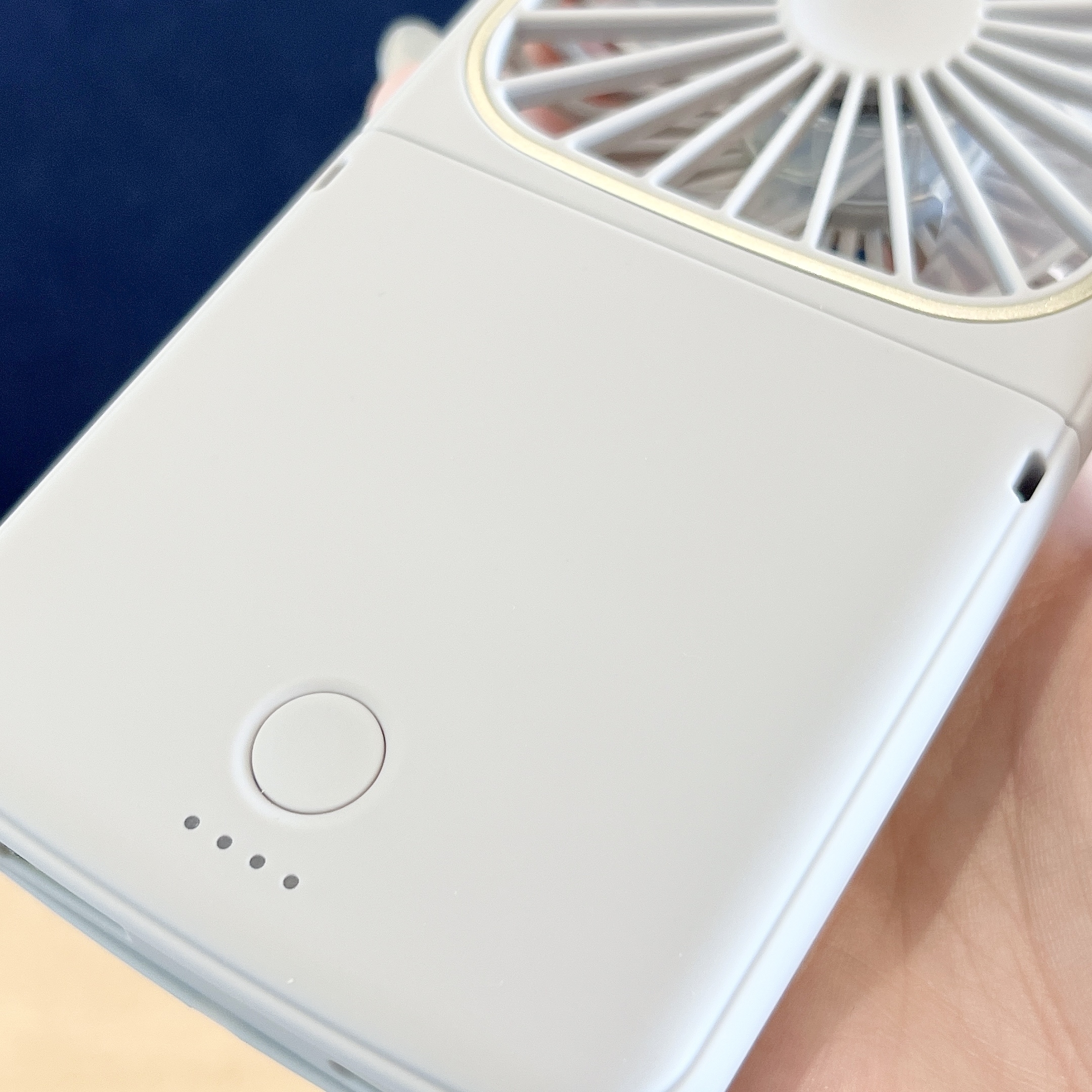 Francfranc（フランフラン）のおすすめひんやりグッズ「フレ スマートハンディファン」