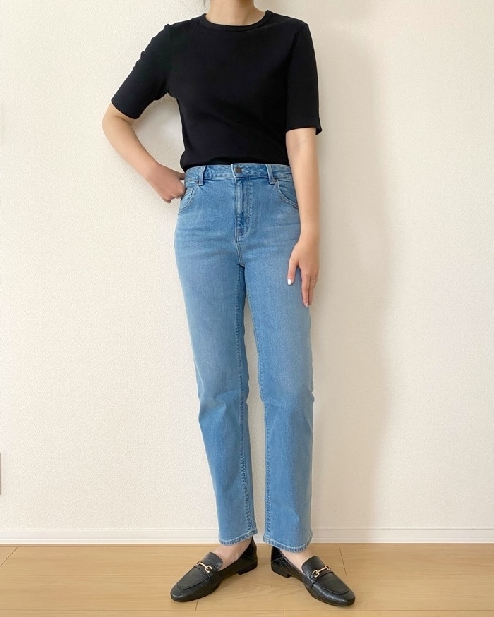 GUのオススメのパンツ「ミドルライズスリムジーンズ+E」ののコーディネート