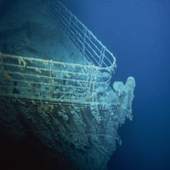Titanic Railing Missing 50 Photos Of Historical Landmarks In The 1900s Vs Today