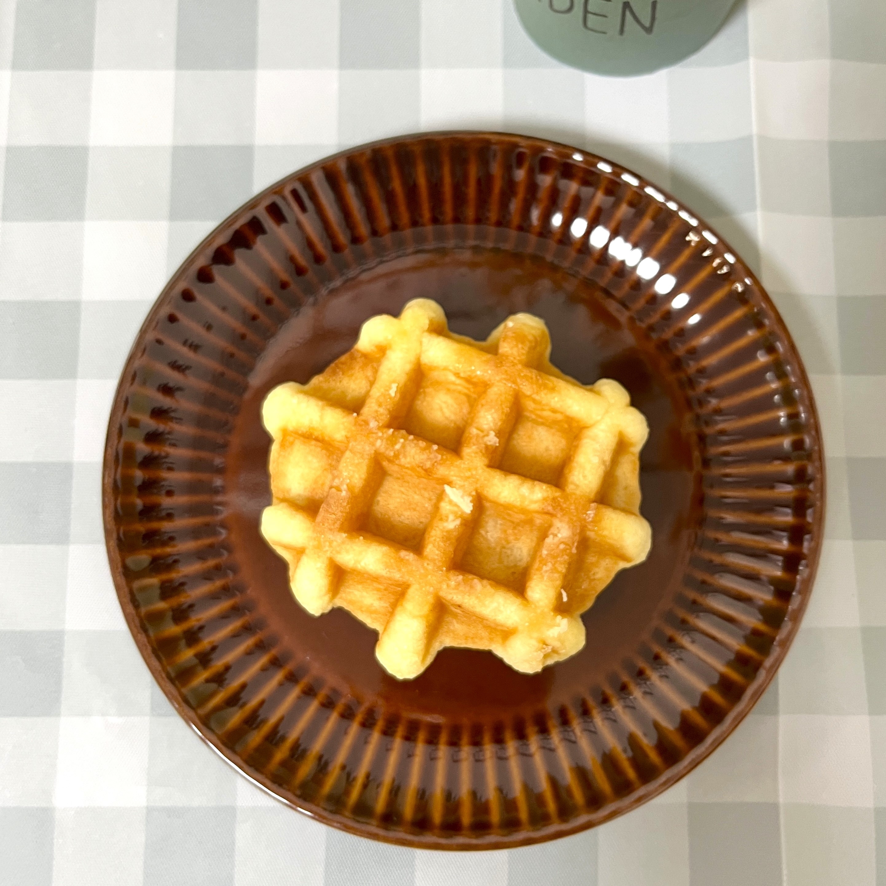 セブン】「コンビニでこれ買えていいのか」「かぶりつきたい」1個59円の『スタバみたいなスイーツ』砂糖のジャリっと感がクセになる〜！《実食レビュー》