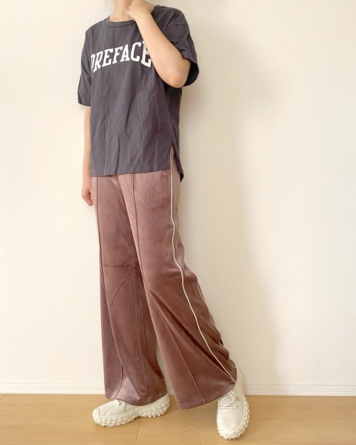 GU（ジーユー）のおすすめファッションアイテム「ベロアサイドラインプルオンパンツ（セットアップ可能）」