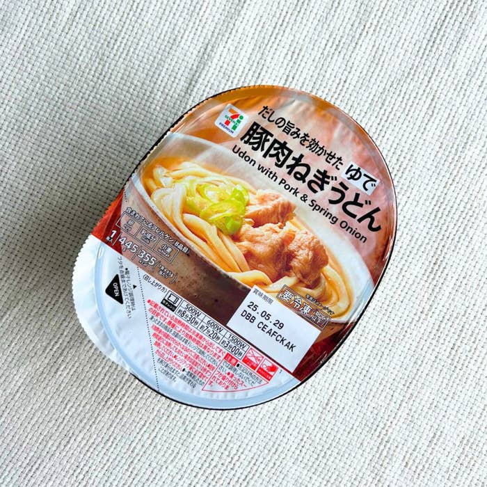 7-ELEVEN（セブン-イレブン）の絶品冷凍麺「7プレミアム 豚肉ねぎうどん」