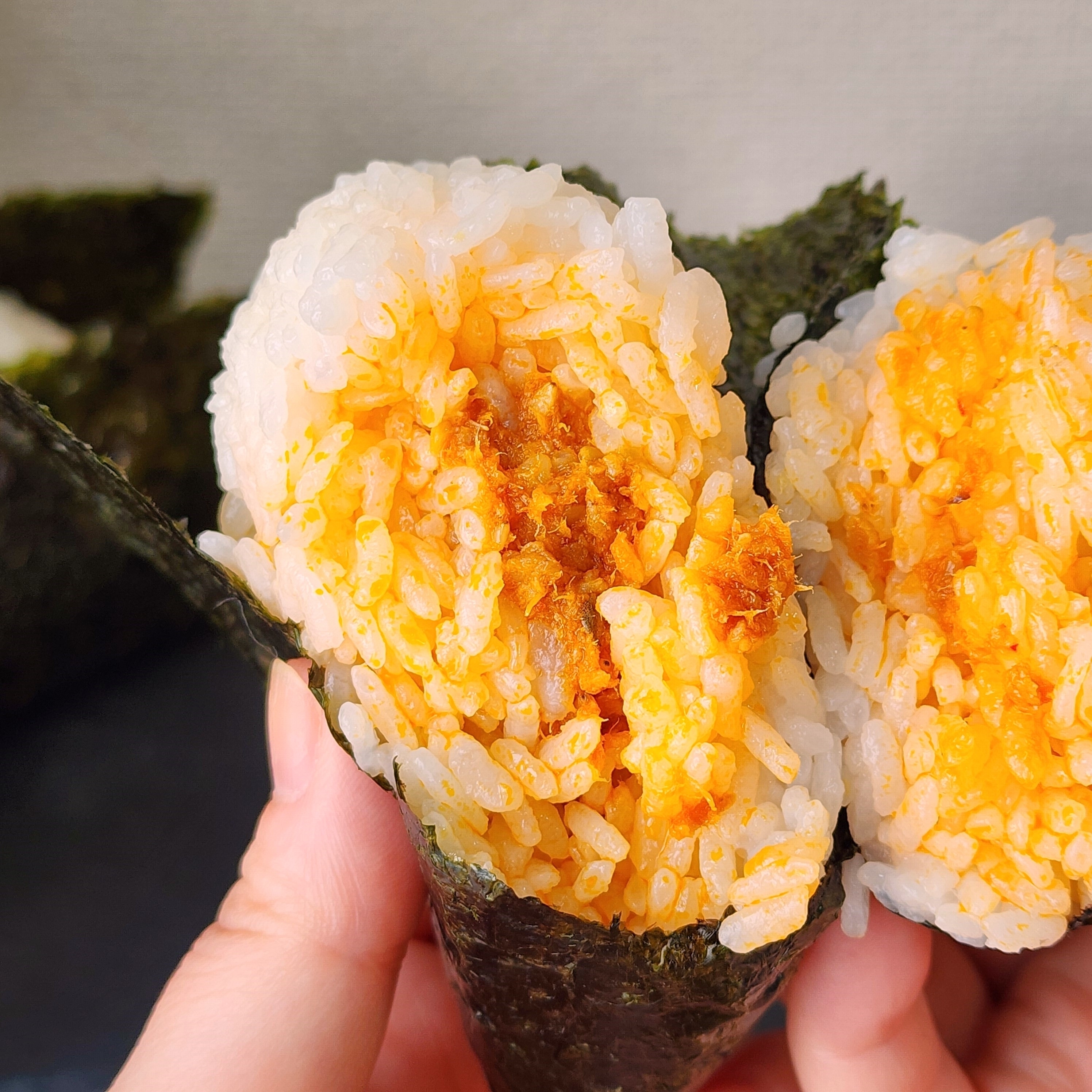 カルディのおすすめ商品「鮭にんにく辣油 赤唐辛子」