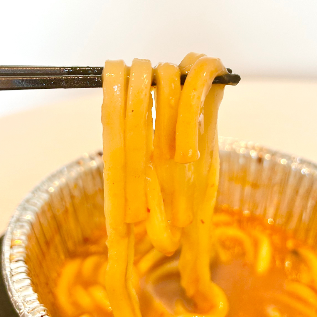 ローソンのおすすめフード「チゲ鍋 うどん入り」