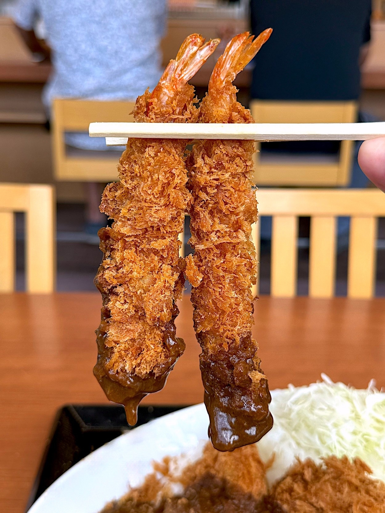 かつやのおすすめメニュー「海老・ヒレ・メンチカツカレー」