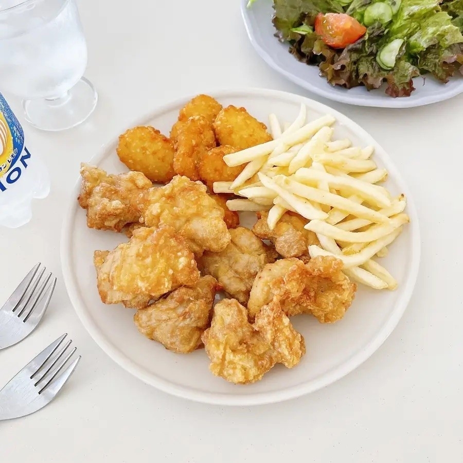 ほっともっとのおすすめメニュー「チキンバラエティパック(トリプル)」