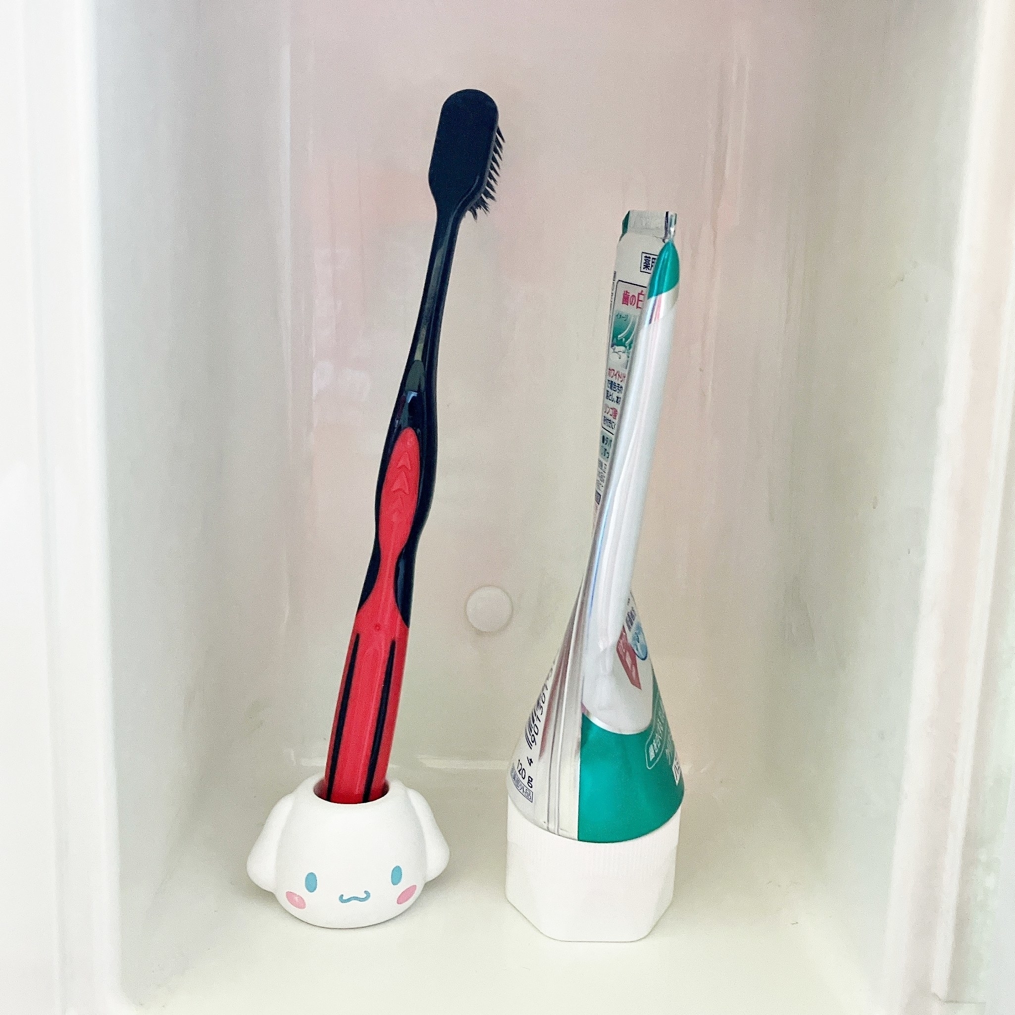ダイソーの激かわサンリオグッズ「歯ブラシスタンド　シナモロール」
