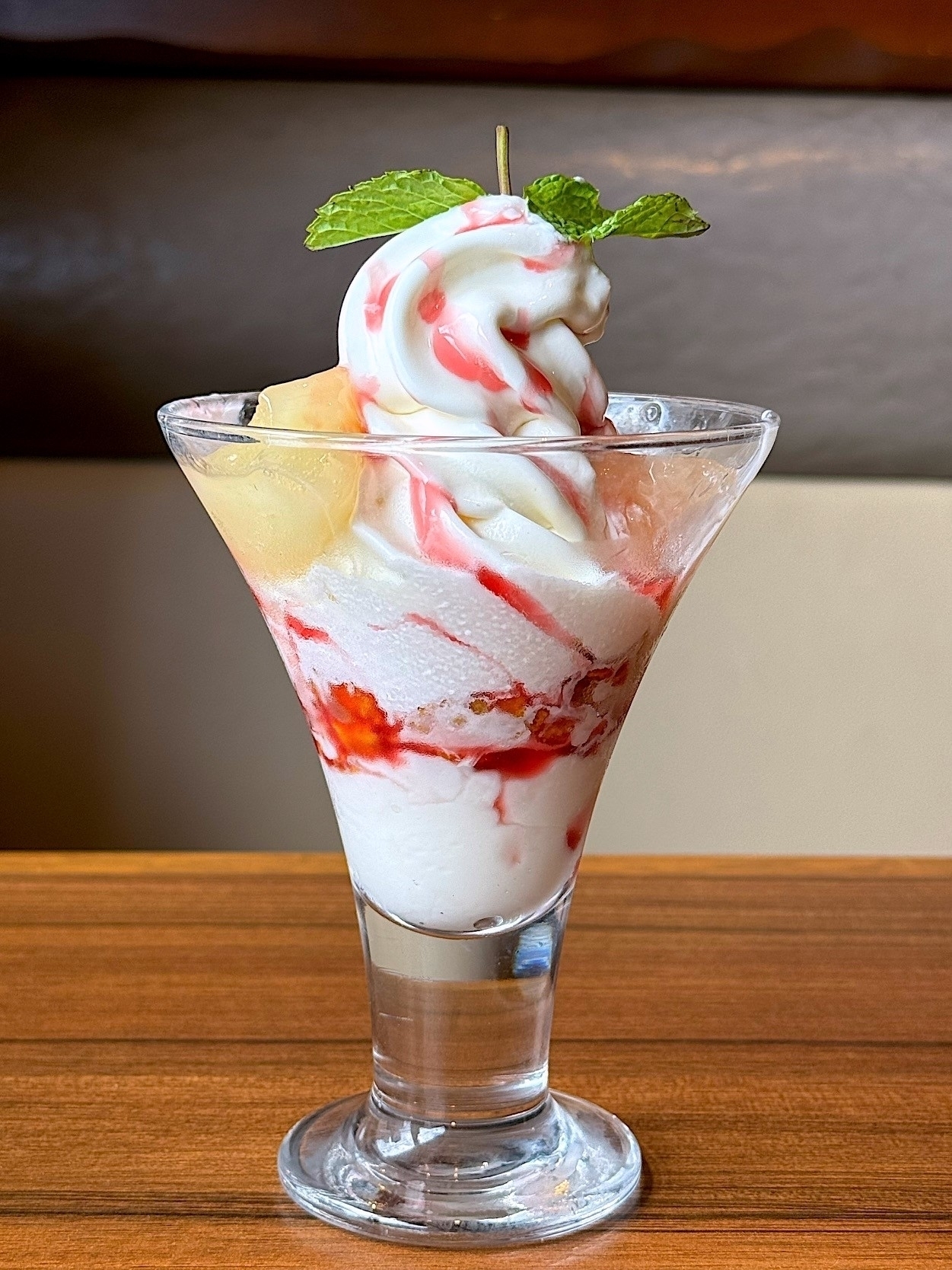 びっくりドンキーのおすすめデザート「なめらか杏仁のリトルピーチ」