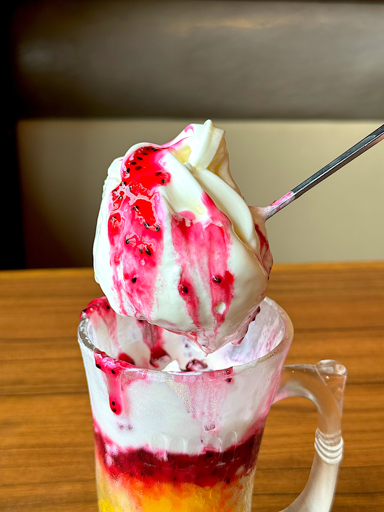 びっくりドンキーのおすすめデザート「夏雲かき氷(トロピカル)」