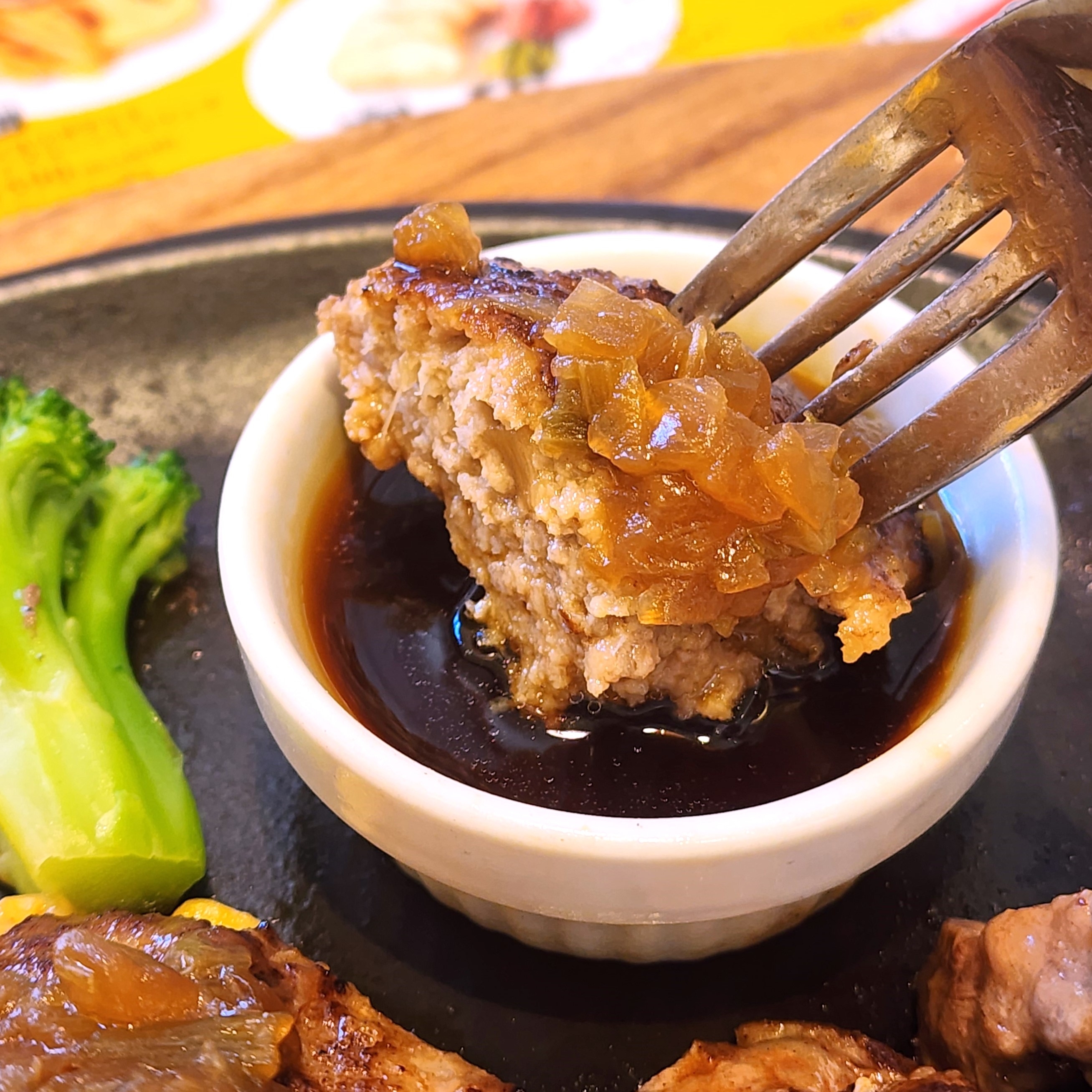 ココスのおすすめフード「ジャポネギハンバーグ＆カットステーキ」