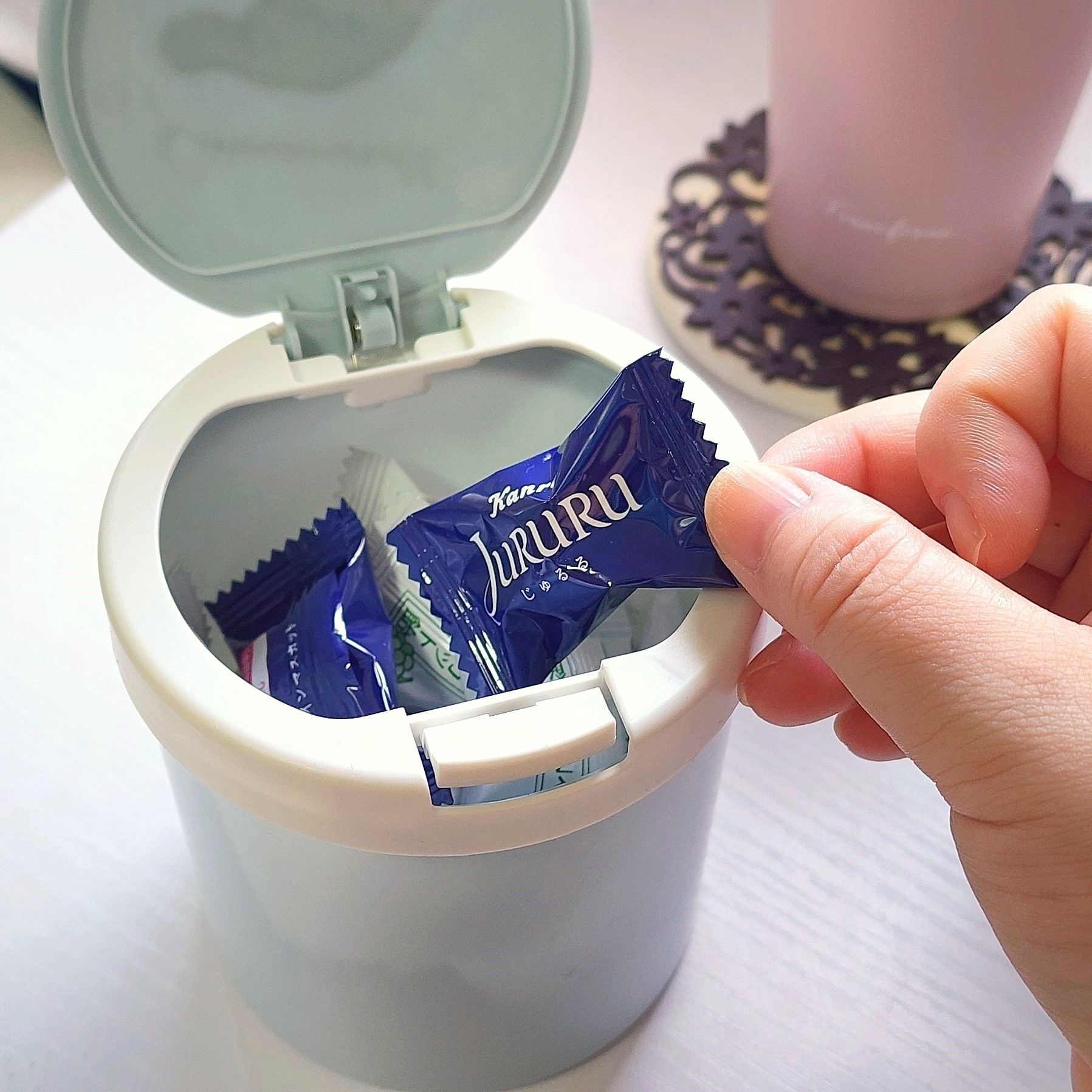 ダイソーの激かわサンリオグッズ「ワンタッチ綿棒ケース シナモン くすみ」