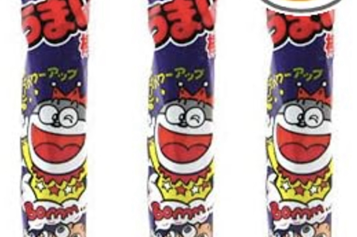 うまい棒の「めんたい味」のパッケージが3本並んでおり、右上に「30 pack」と書かれています。