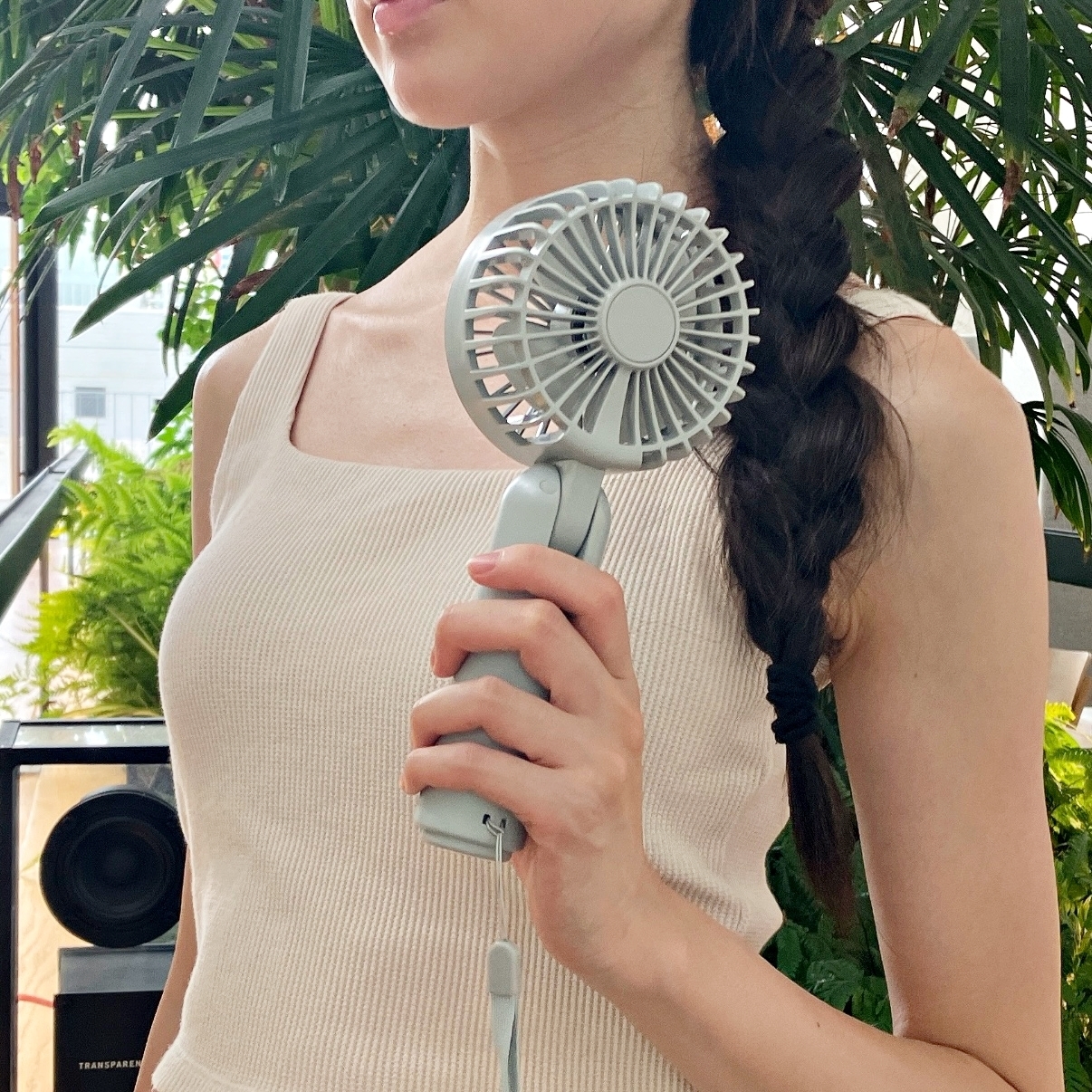 3COINS（スリーコインズ）のおすすめ夏グッズ「スタンド付きハンディファン」