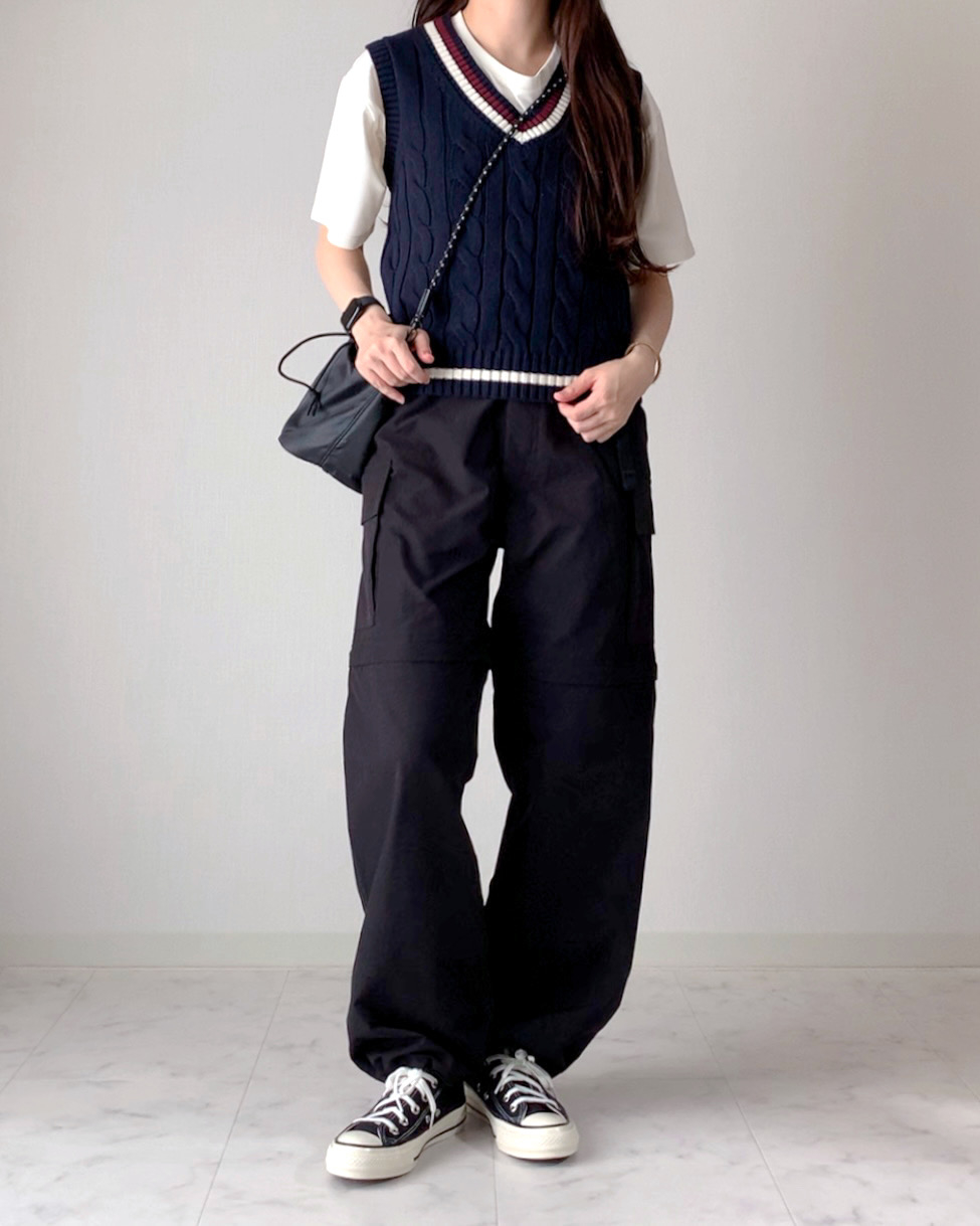 GUのオススメのベスト「チルデンケーブルベスト」のコーディネート