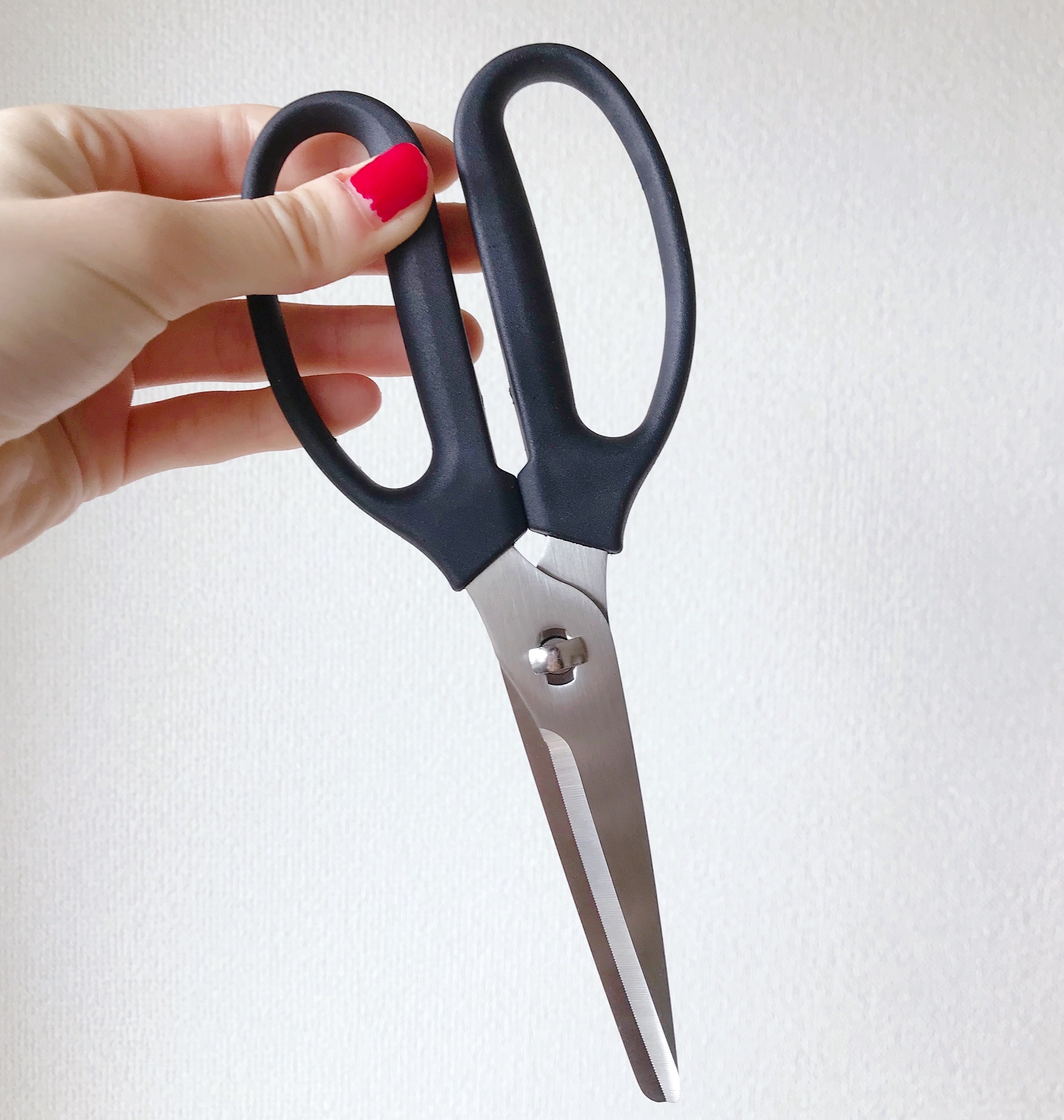 無印良品のおすすめグッズ「分解して洗えるキッチンばさみ」