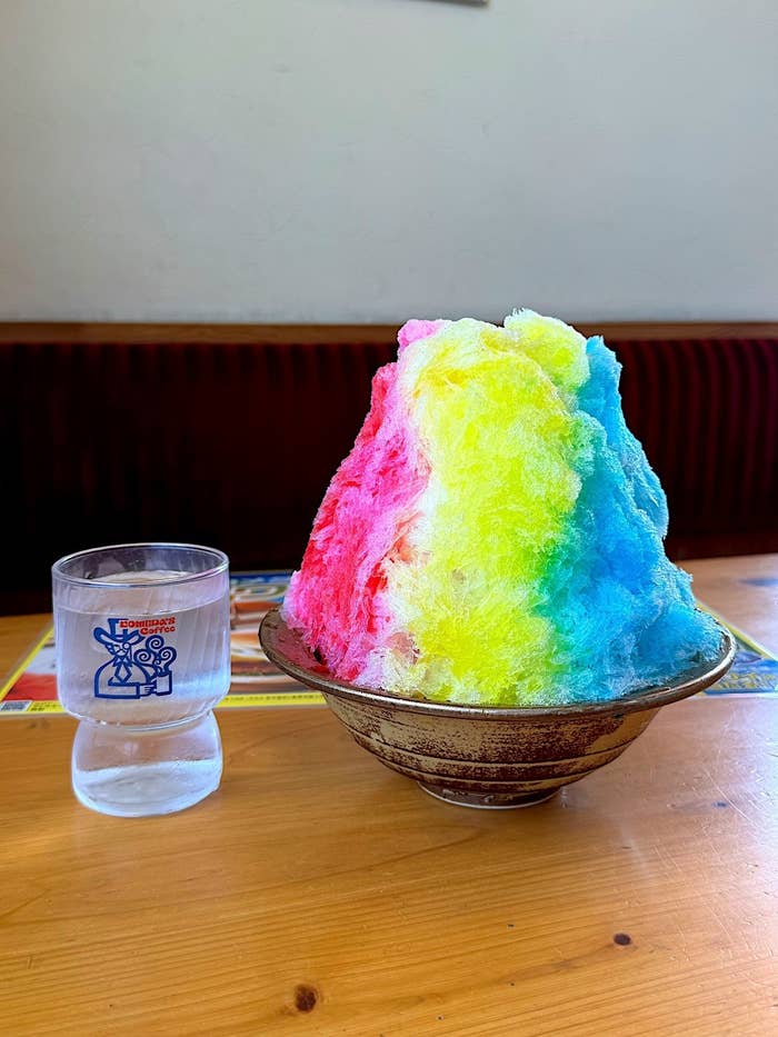 コメダ珈琲店のオススメのスイーツ「トロピカル氷」