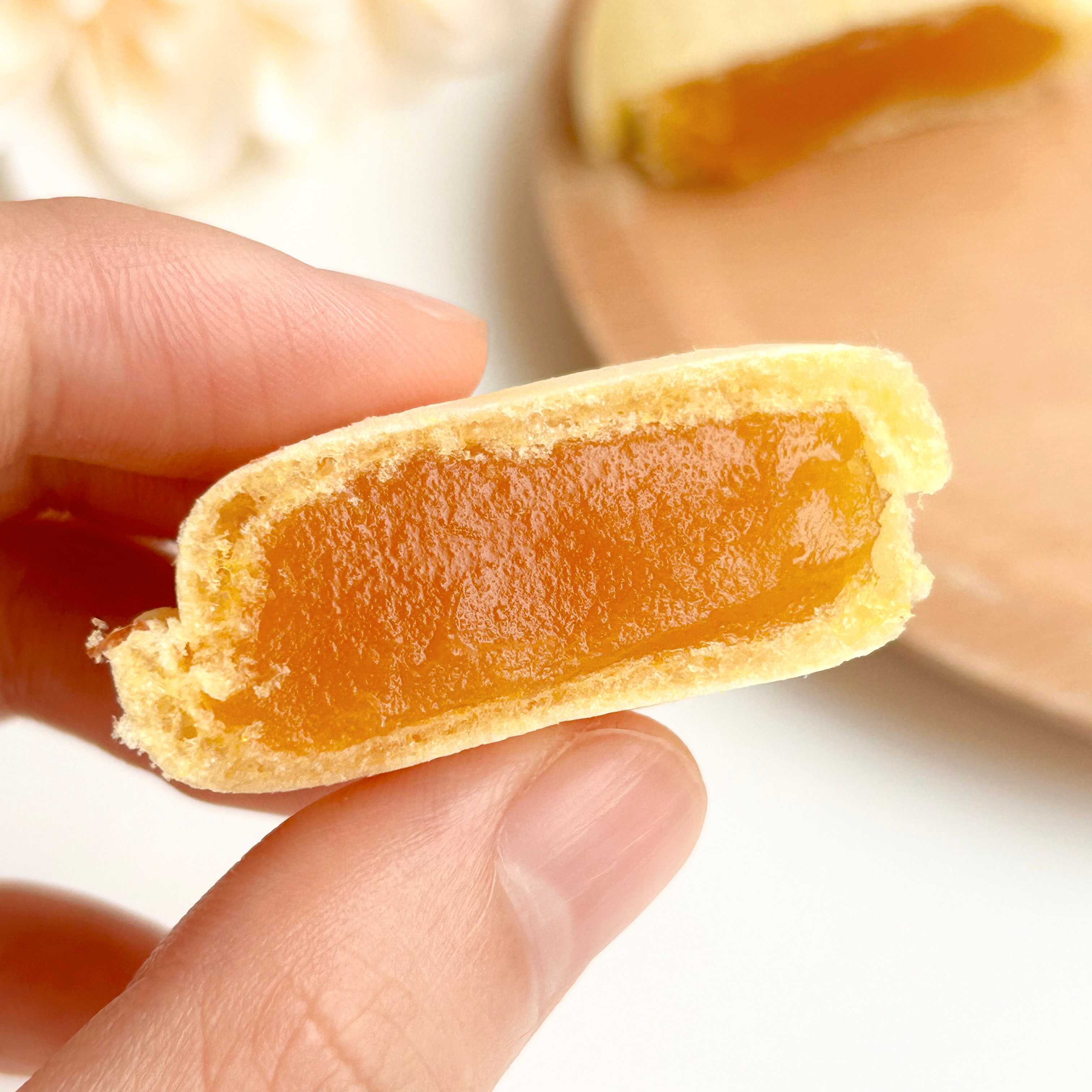 LAWSON（ローソン）のおすすめ和菓子「しっとりもなか はちみつレモン味」