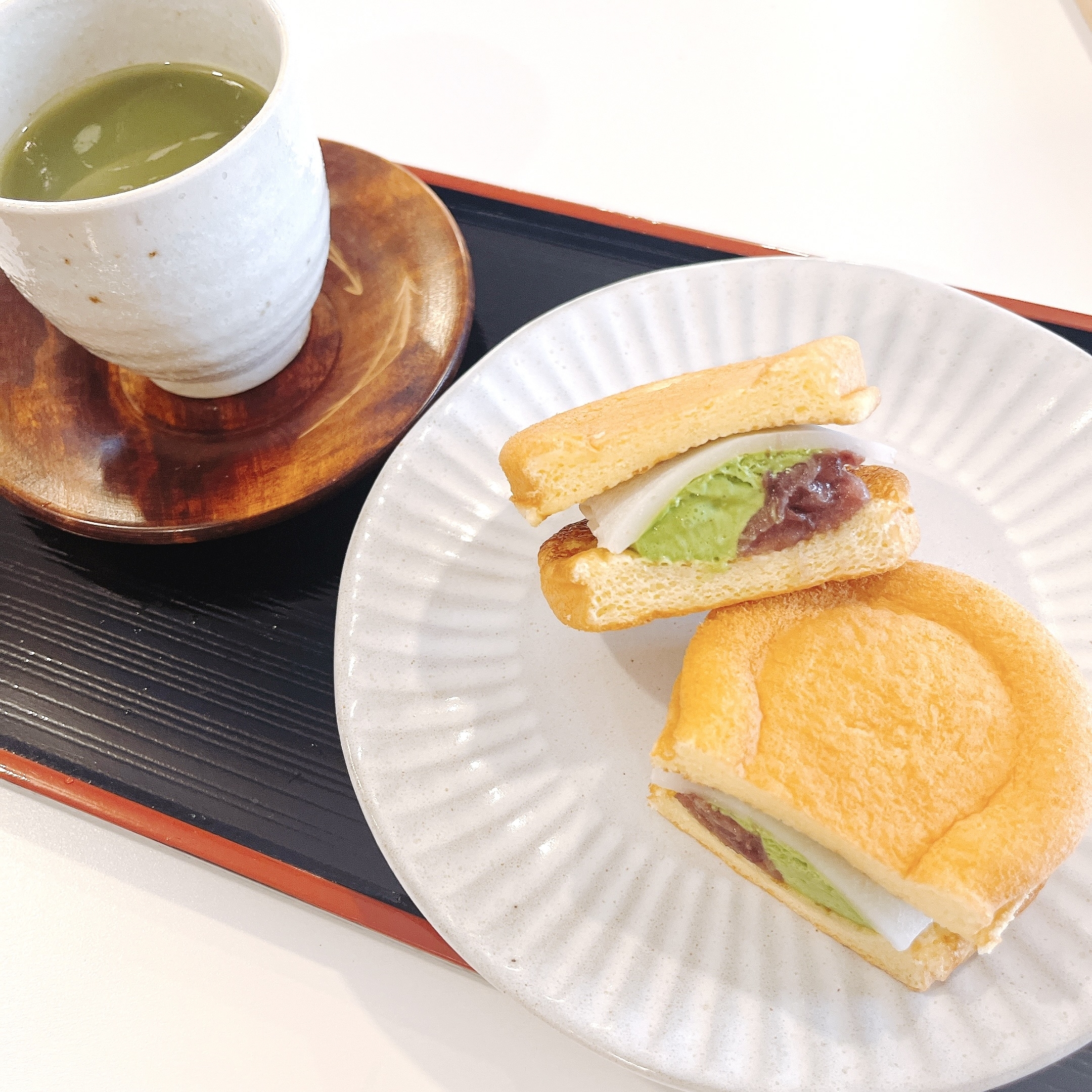 コージーコーナーのオススメのスイーツ「コージープレミアムスフレワッフル（宇治抹茶&amp;amp;もちあんこ）」