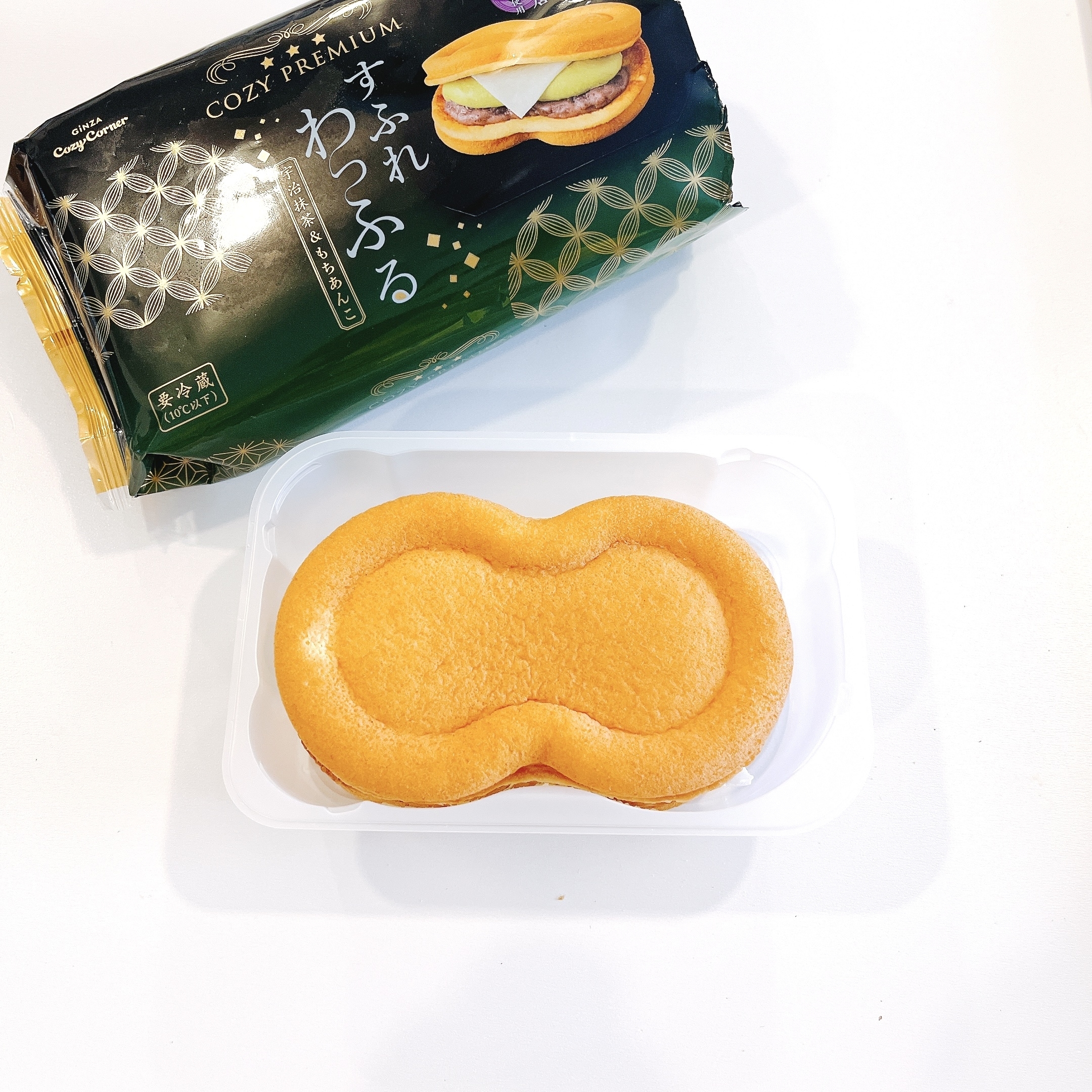 コージーコーナーのオススメのスイーツ「コージープレミアムスフレワッフル（宇治抹茶&amp;amp;もちあんこ）」