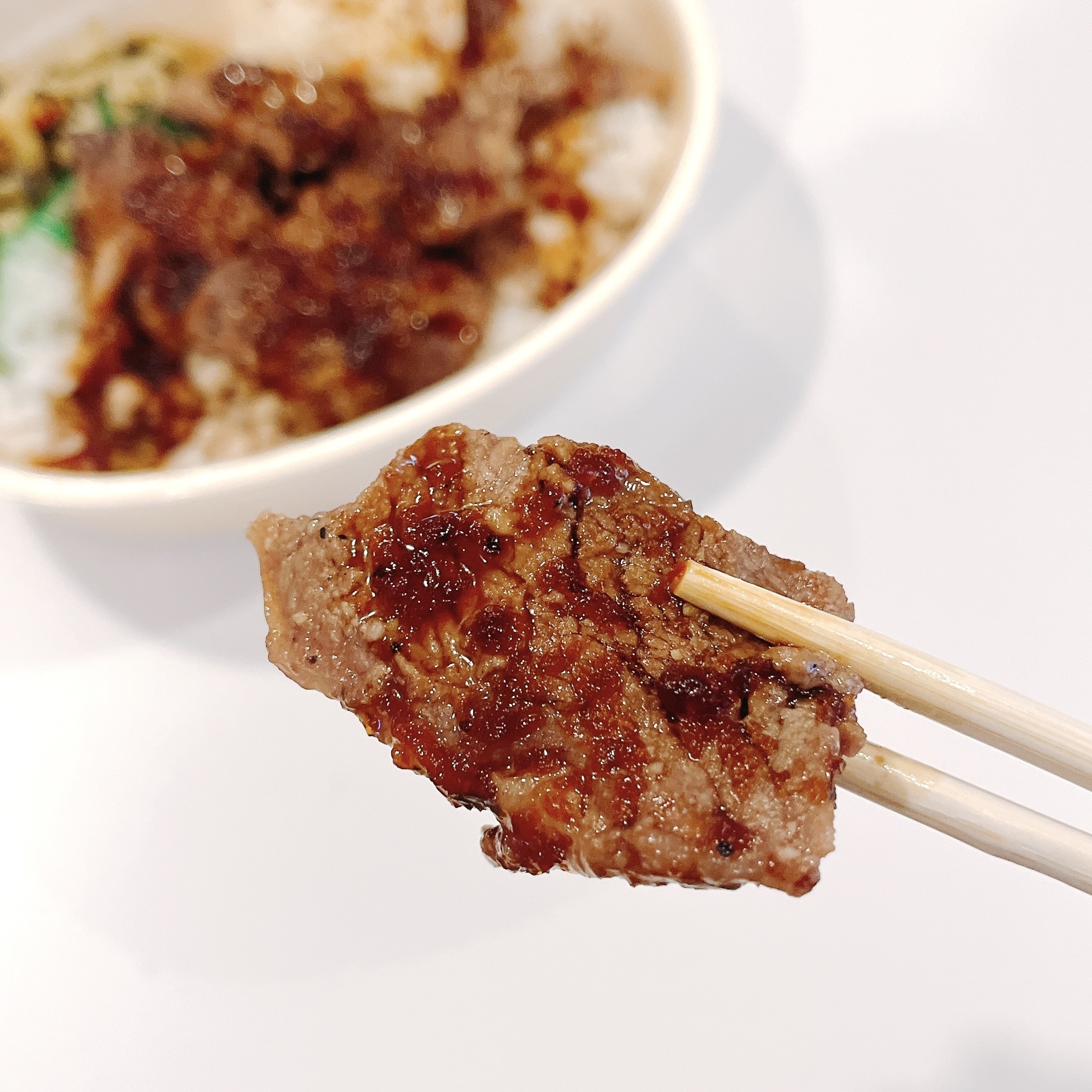 ほっともっとのおすすめメニュー「~もち麦ごはんのミニ弁当~ もちミニ ハーフ・カットステーキ弁当」