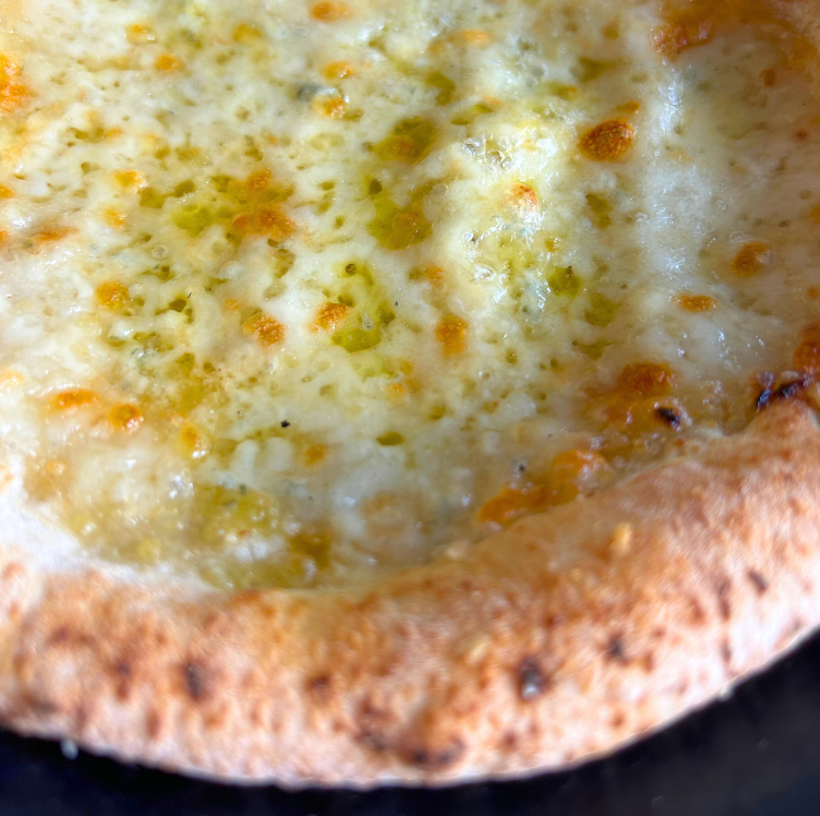 セブン-イレブンのおすすめフード「7プレミアムゴールド 金のクアトロフォルマッジ」