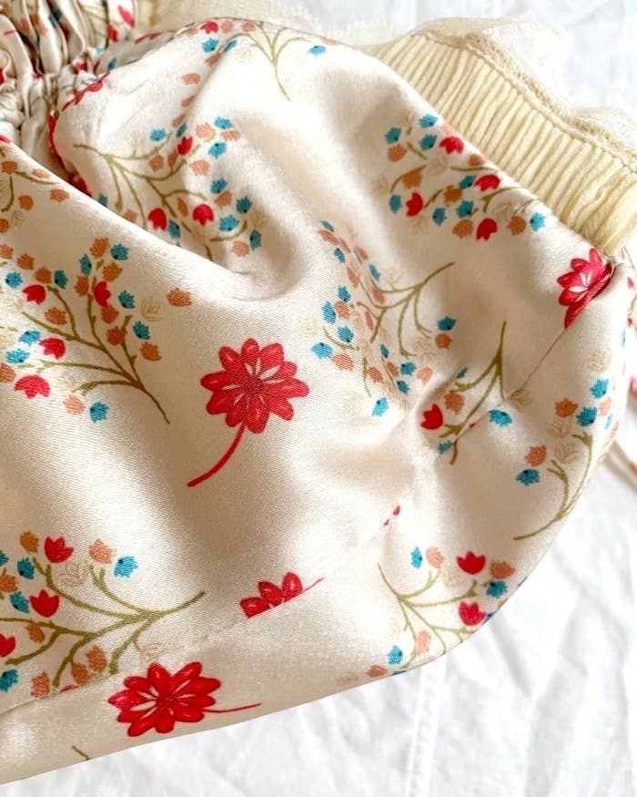 ZARA(ザラ)のおすすめファッションアイテム「フラワープリント ミニクロスボディバッグ」