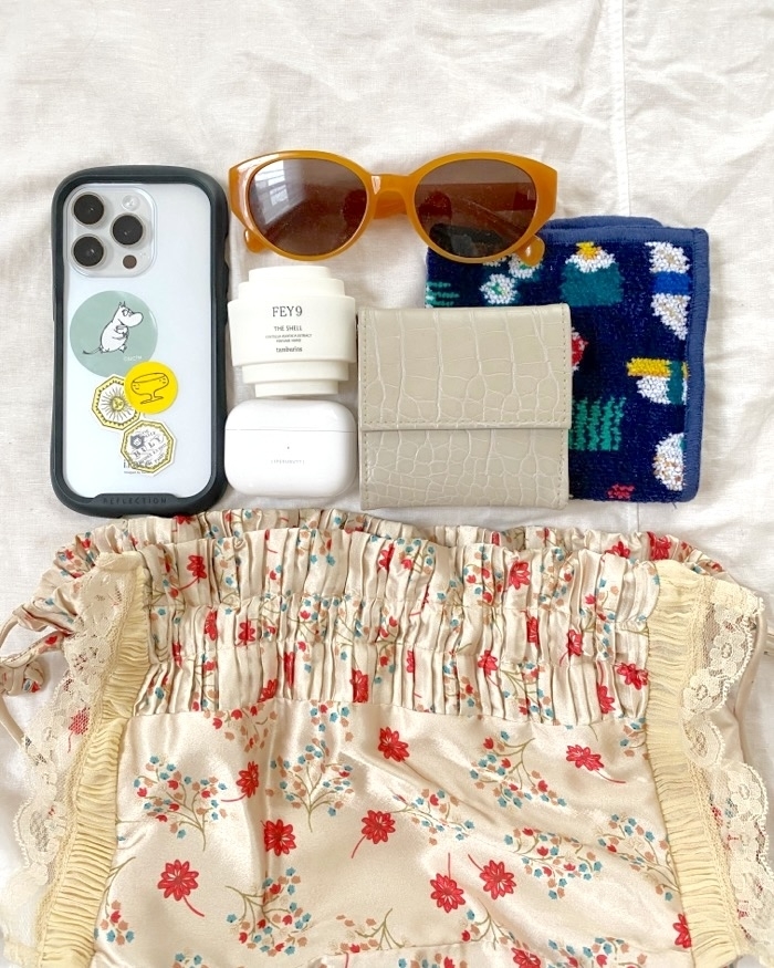 ZARA（ザラ）のおすすめファッションアイテム「フラワープリント ミニクロスボディバッグ」