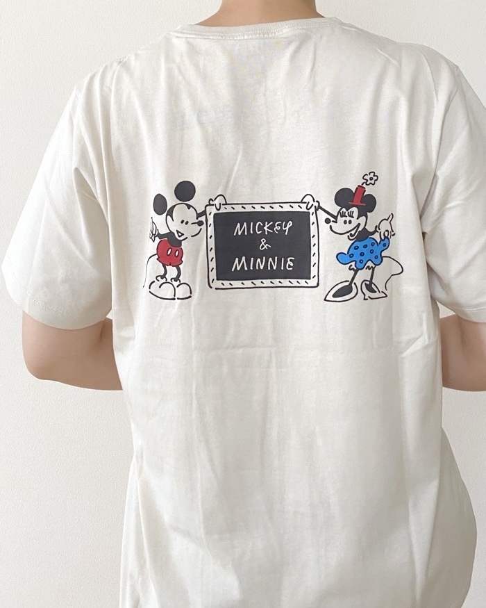 ユニクロ】「とにかく可愛い」「2枚購入しました」ディズニーで売ってそうな『ミッキーTシャツ』レトロな雰囲気がオシャレなの！《購入レビュー》