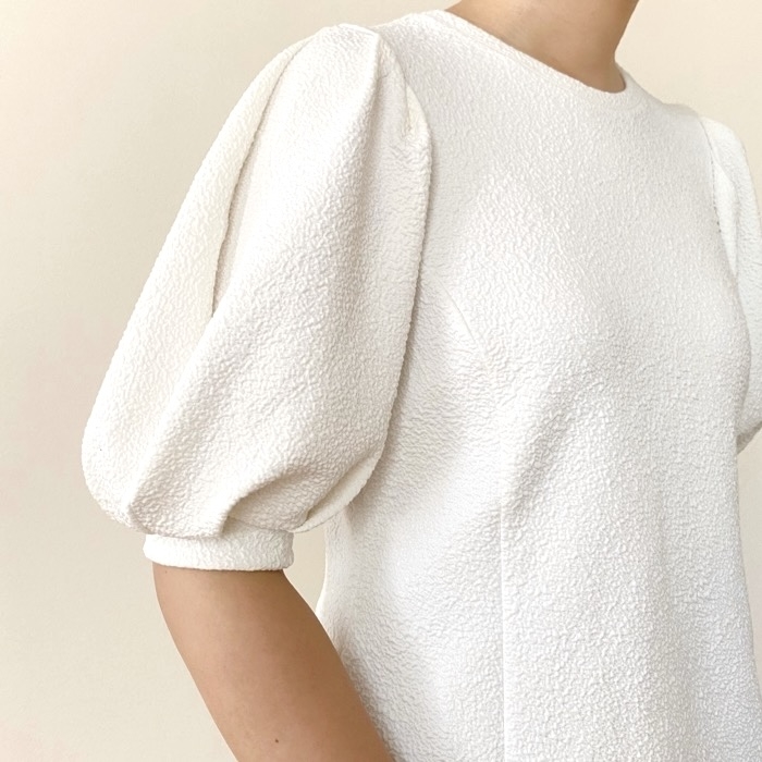 GU（ジーユー）のおすすめファッションアイテム「ボリュームスリーブT（5分袖）Z+E」