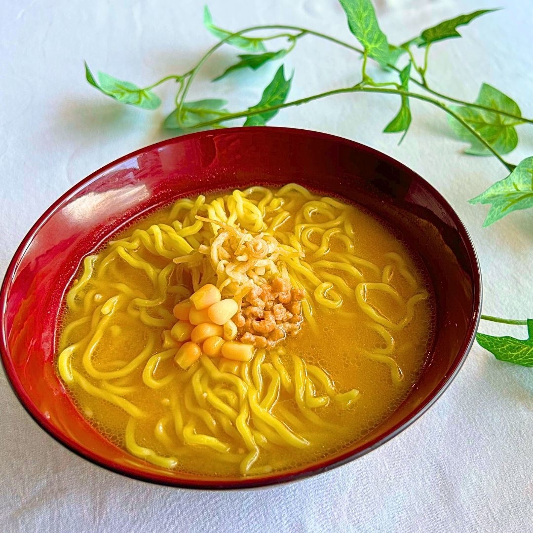 ローソンのおすすめフード「香味野菜香る具付き味噌ラーメン」