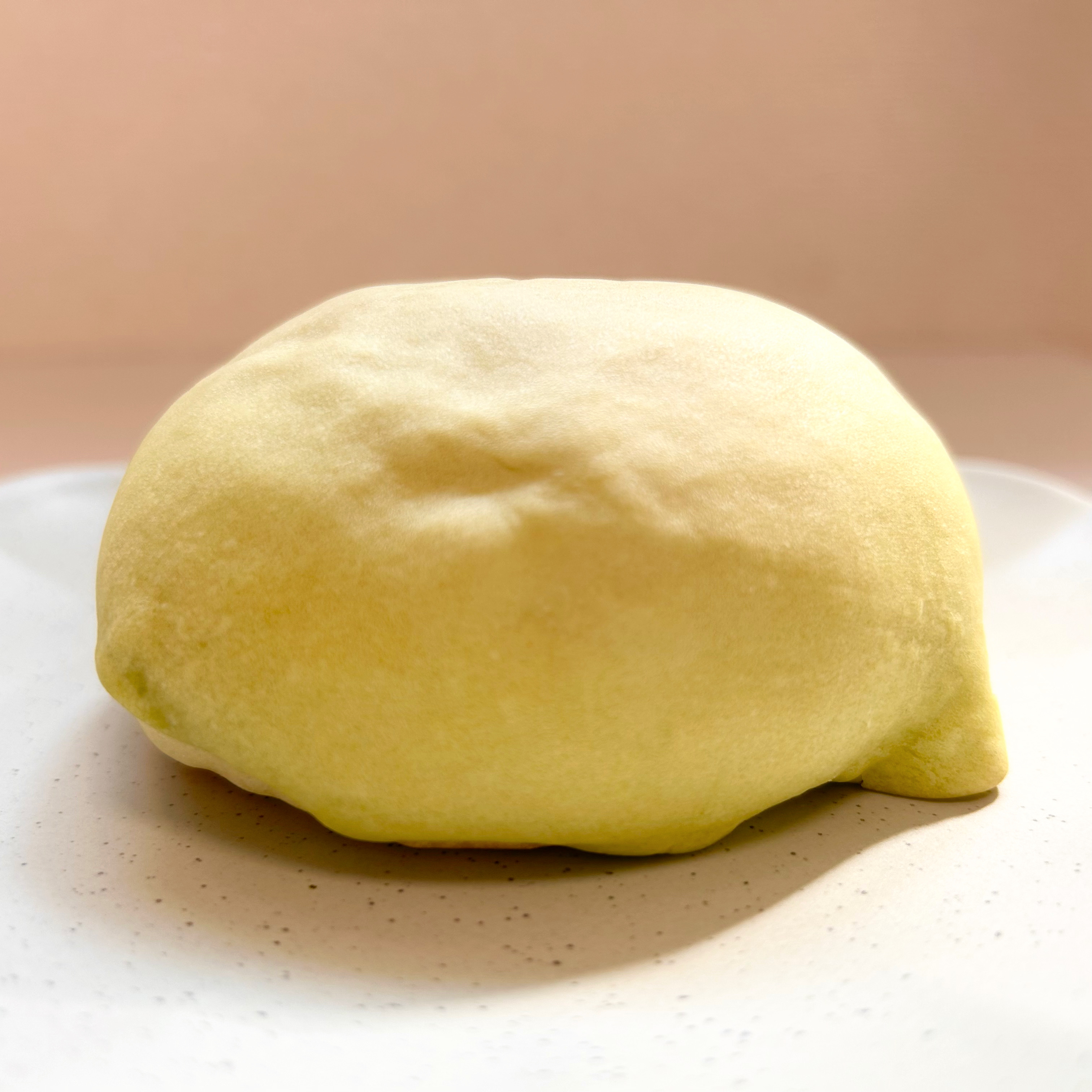 LAWSON(ローソン)のやみつきスイーツパン「シャインマスカットのホイップパン」