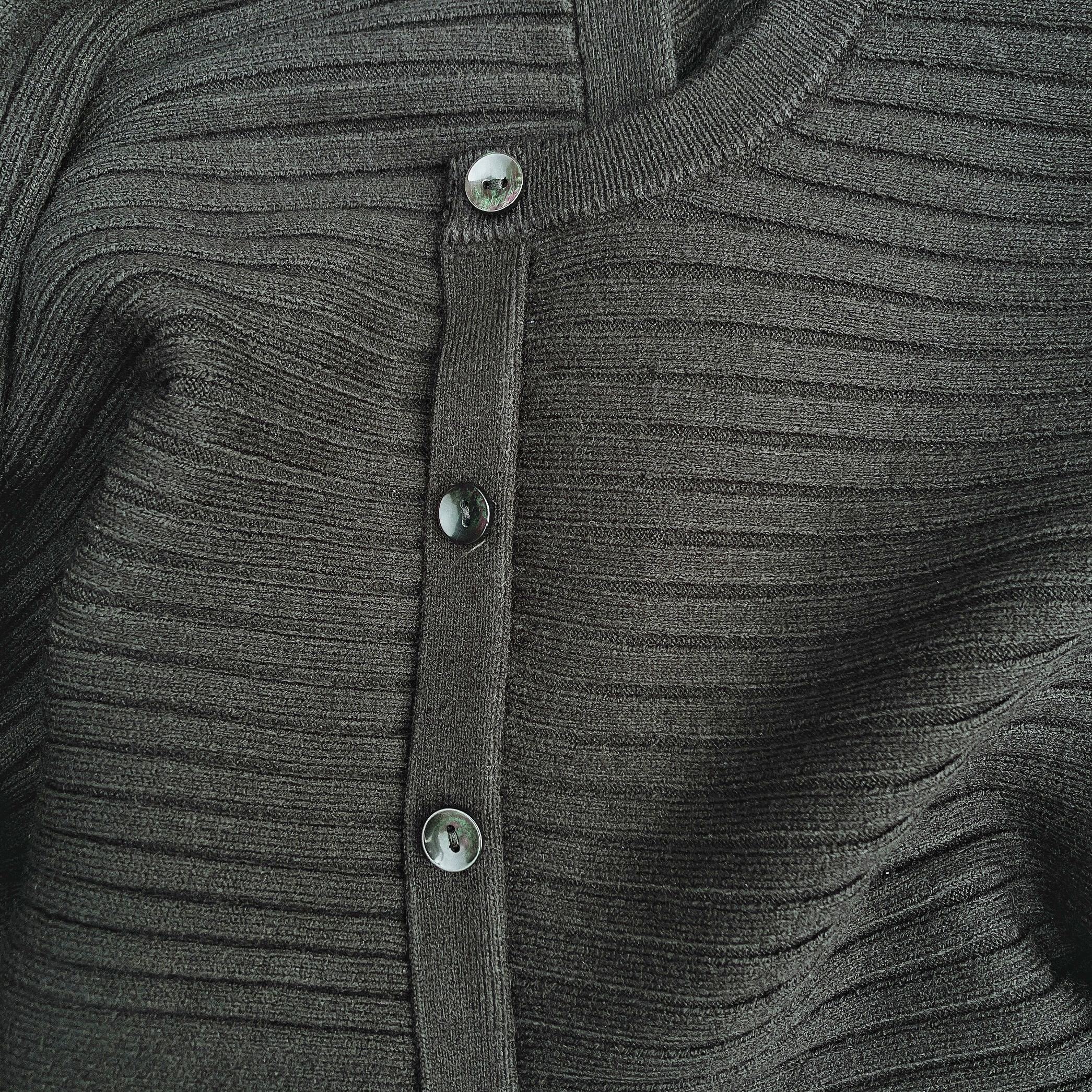 GU（ジーユー）のおすすめワンピース「2ピースカーディガンセットワンピース」