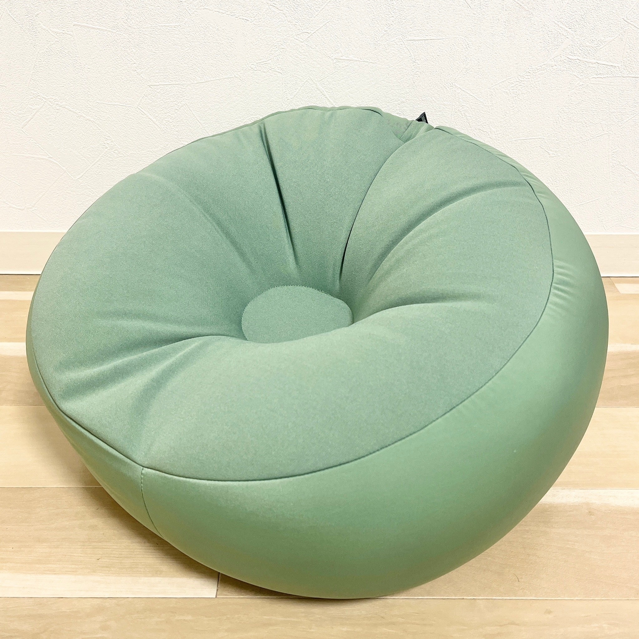 Francfranc（フランフラン）のおすすめの便利アイテム「カウチビーズクッション N Φ45 グリーン」