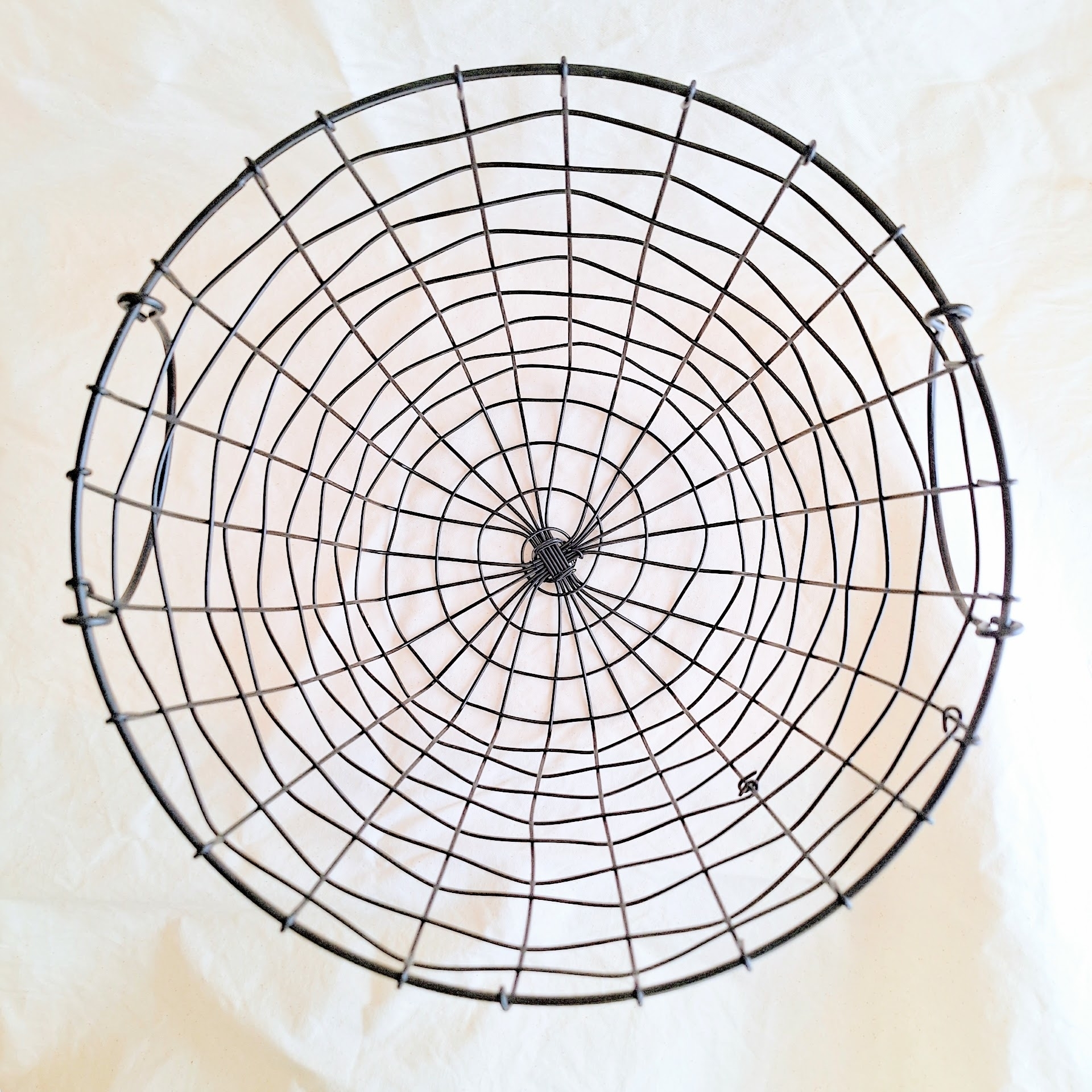 DAISO(ダイソー)のおすすめ雑貨「ワイヤークラフトバスケット(丸形)」