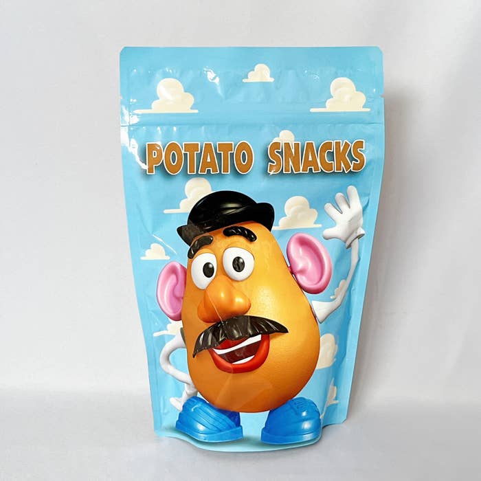 東京ディズニー土産のおすすめお土産「ポテトスナック 袋 ミスター・ポテトヘッド」