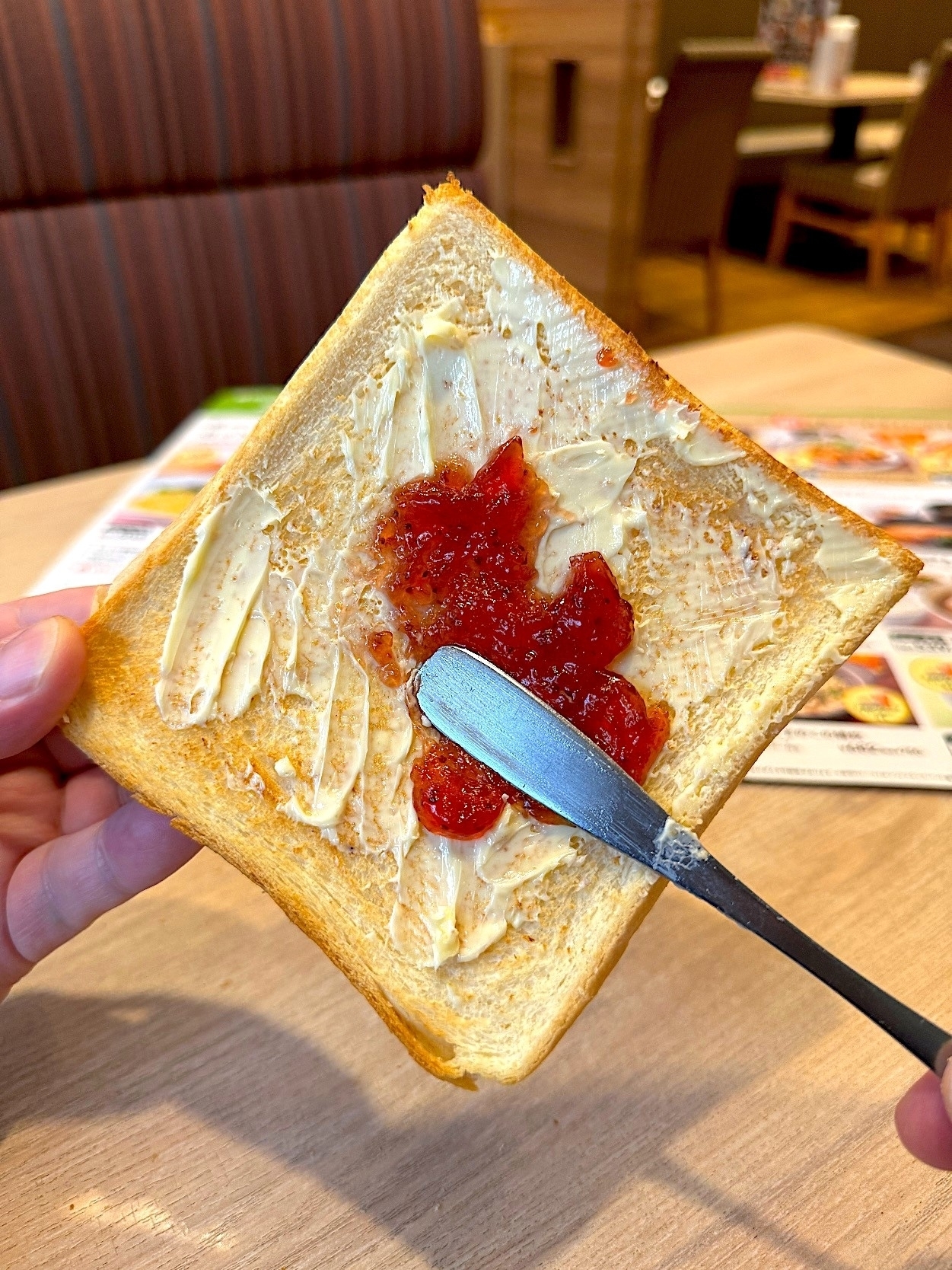 ガストのおすすめモーニング「スクランブルエッグ＆ベーコンソーセージセット」