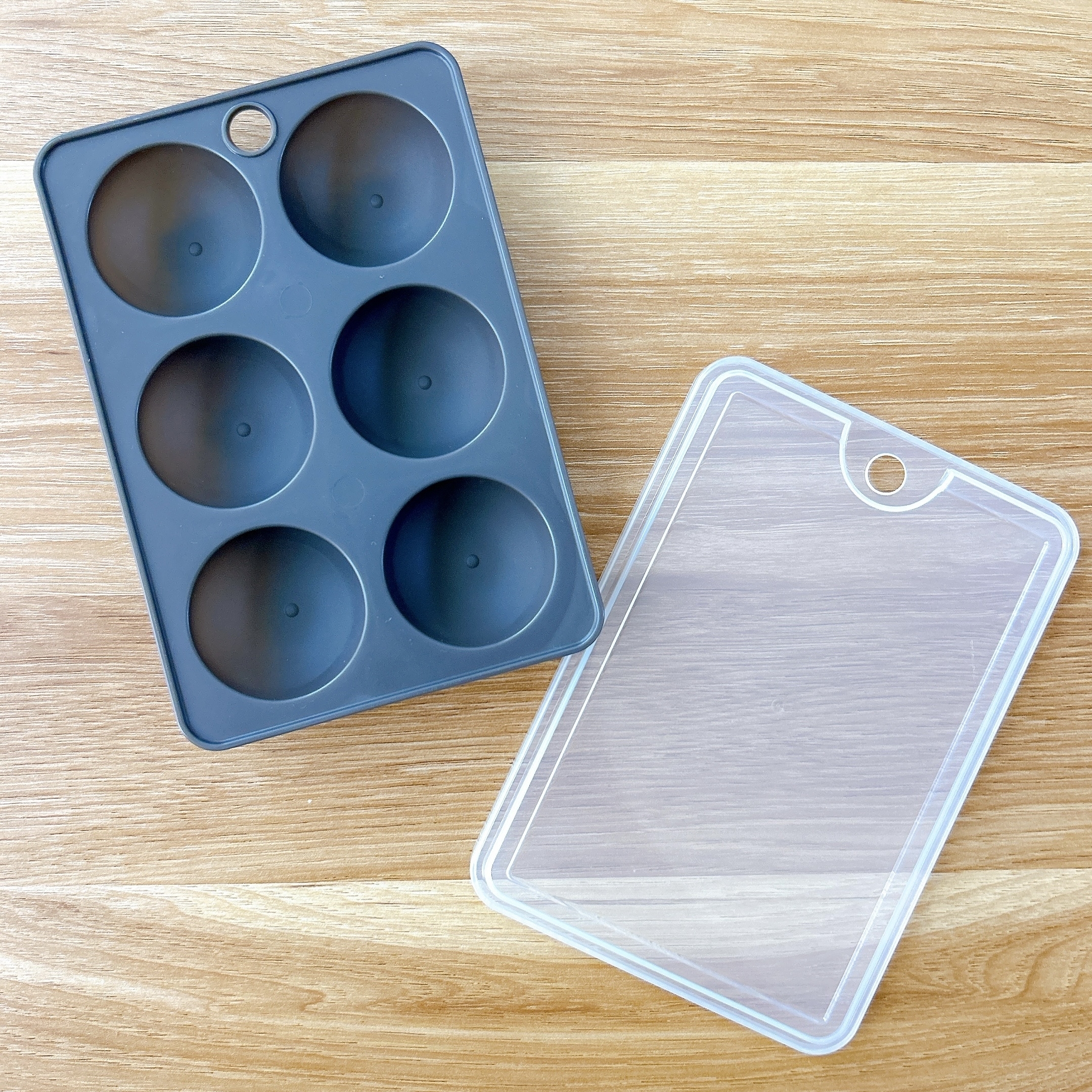 Seria(セリア)のおすすめキッチングッズ「みそ玉ストッカー」