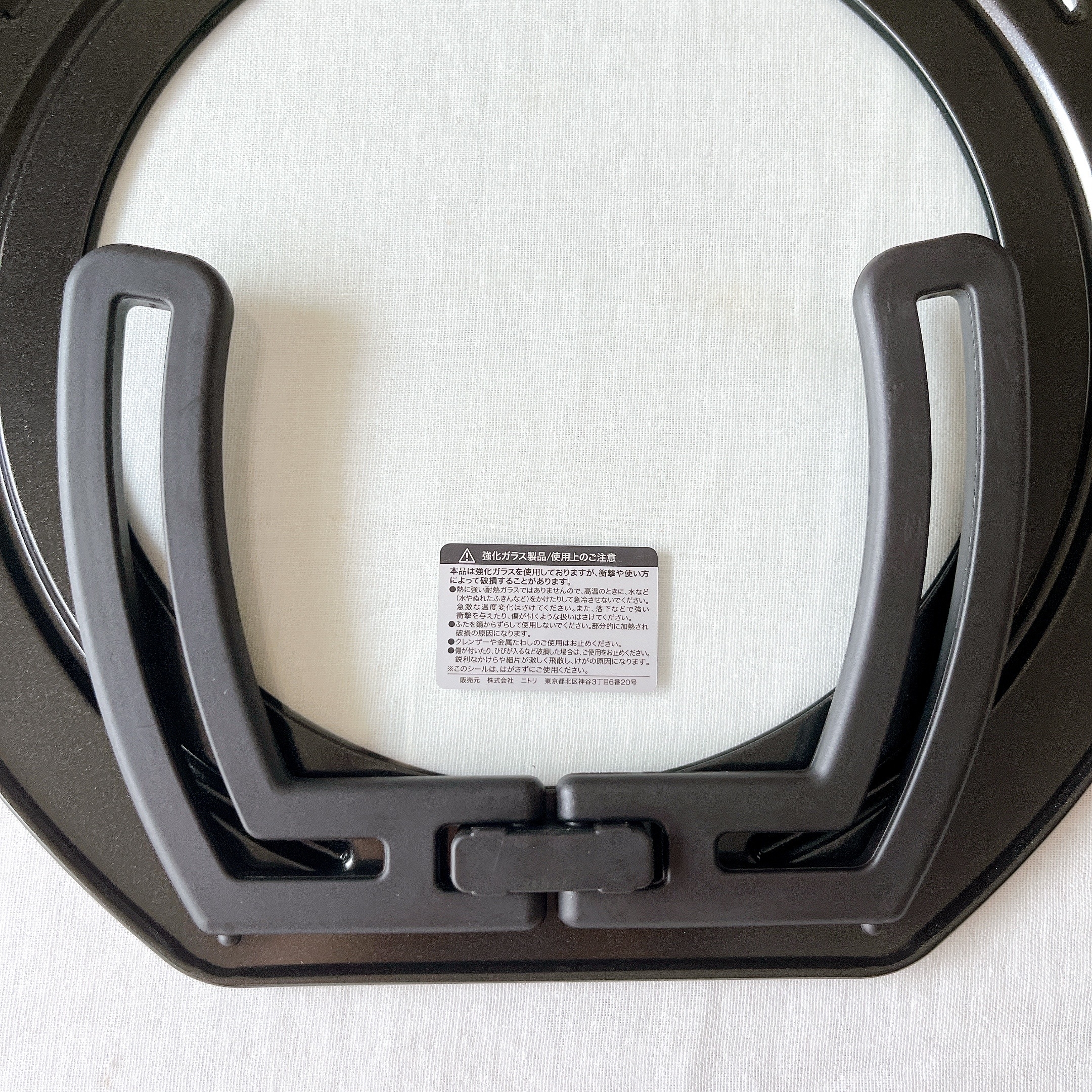 ニトリのオススメのグッズ「立ってたたんで収納できる兼用蓋（22・24・26cm）」