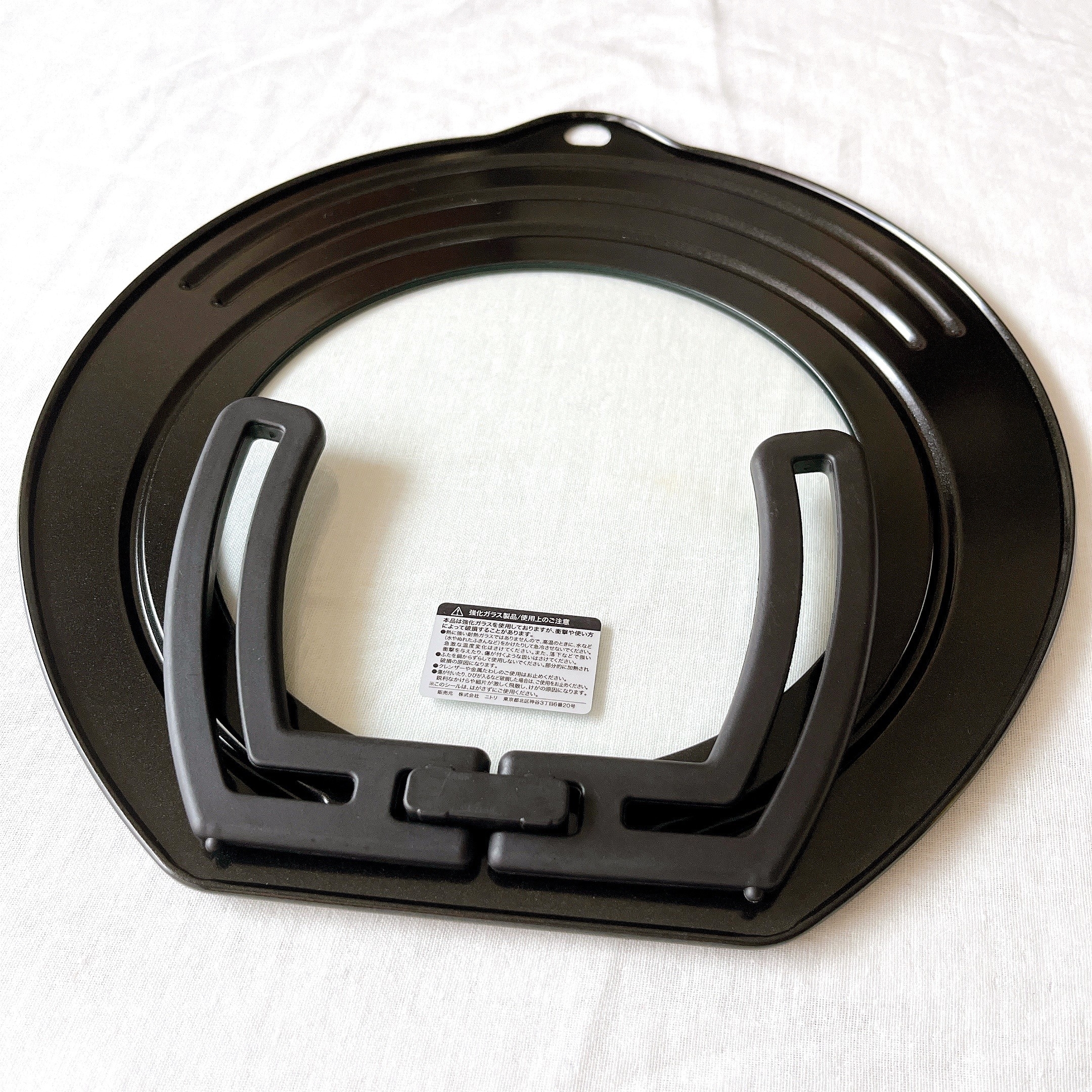 ニトリのオススメのグッズ「立ってたたんで収納できる兼用蓋（22・24・26cm）」