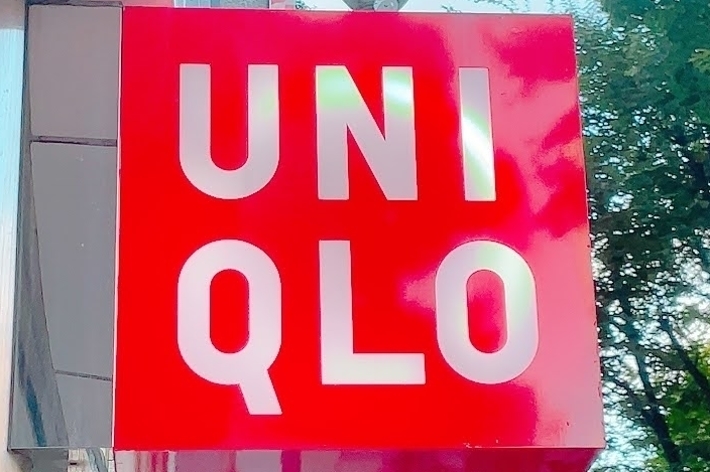 ユニクロの看板。