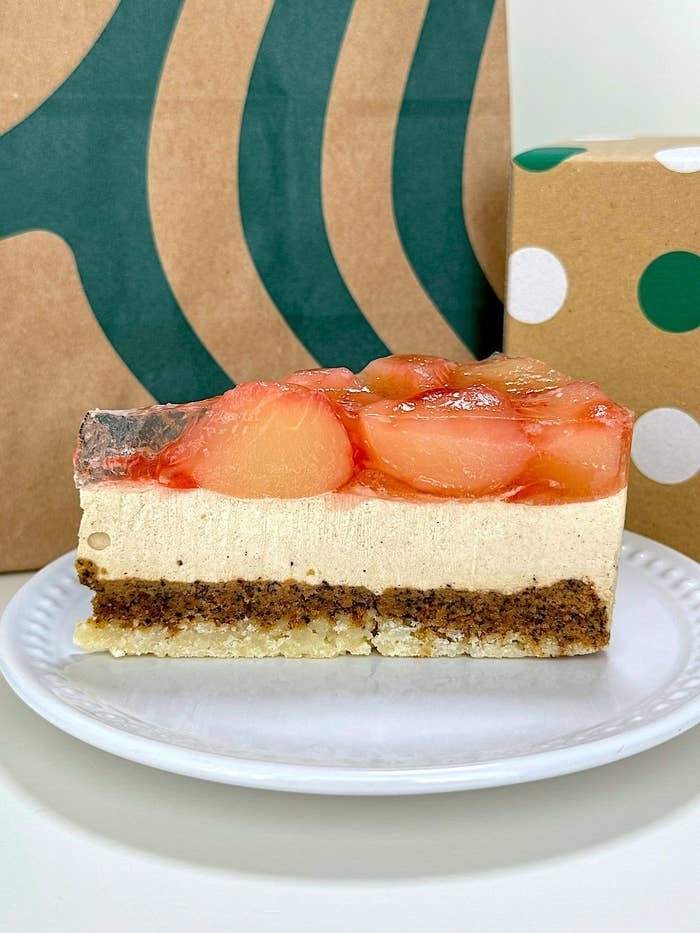 Starbucks(スターバックス)のおすすめスイーツ「白桃&アールグレイケーキ」