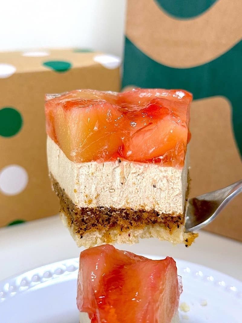 Starbucks(スターバックス)のおすすめスイーツ「白桃&アールグレイケーキ」