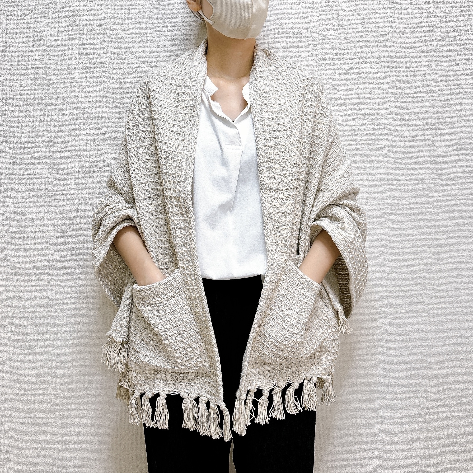 3COINS（スリーコインズ）のおすすめの便利グッズ「《2WAY》ワッフルストールブランケット」