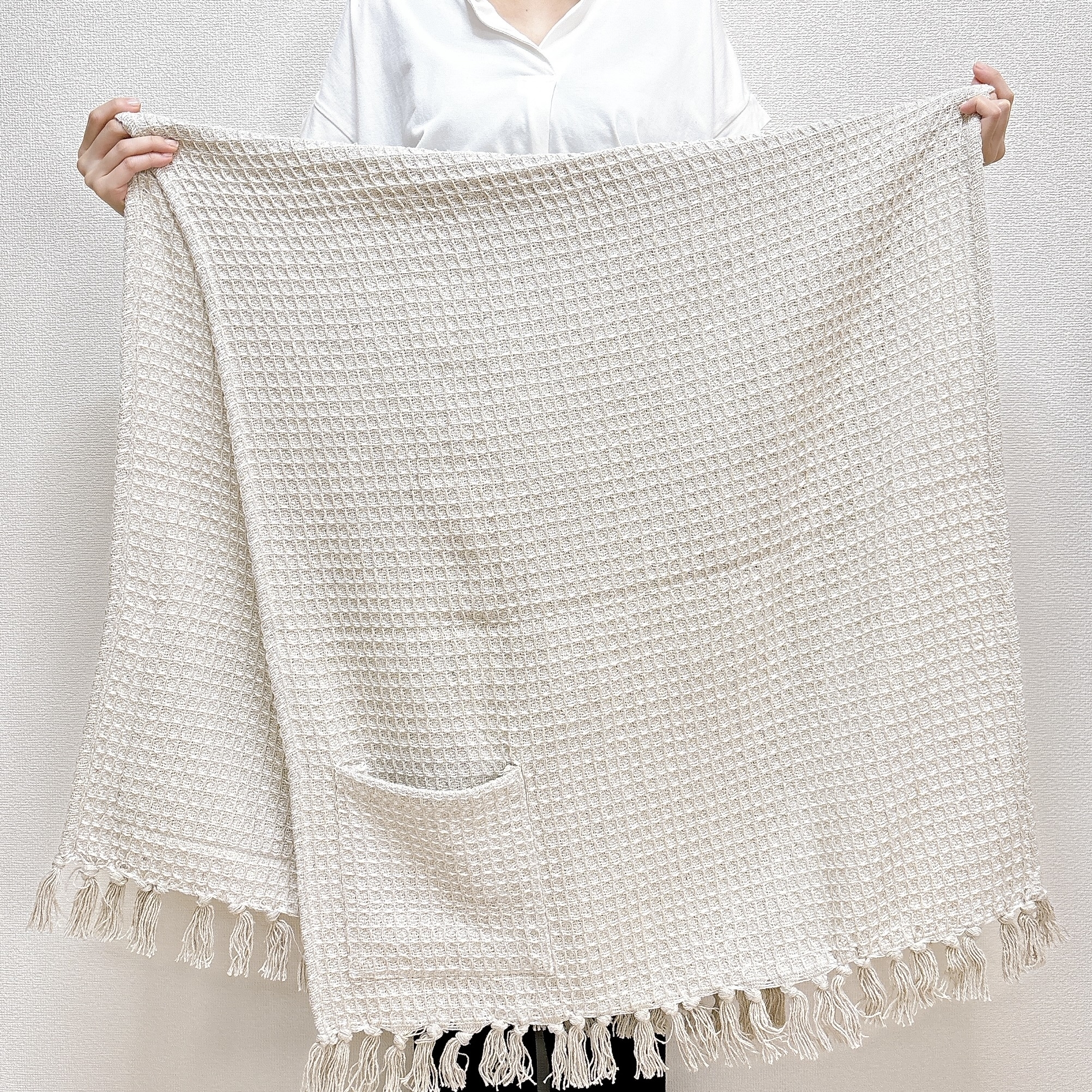 3COINS（スリーコインズ）のおすすめの便利グッズ「《2WAY》ワッフルストールブランケット」